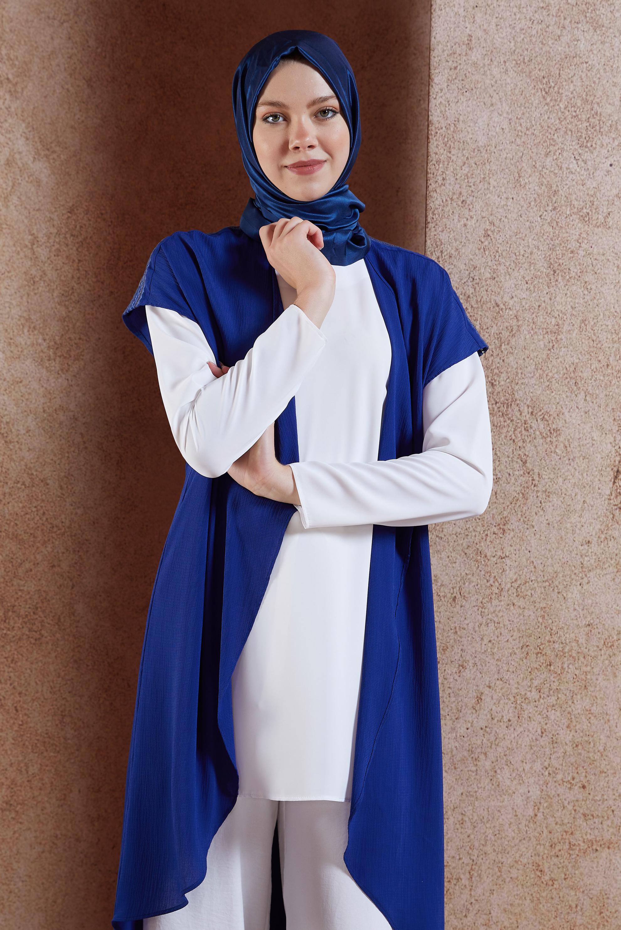 Tesettür giyim LACİVERT KISA KOLLU OMUZLARI DETAYLI YELEK 40850 