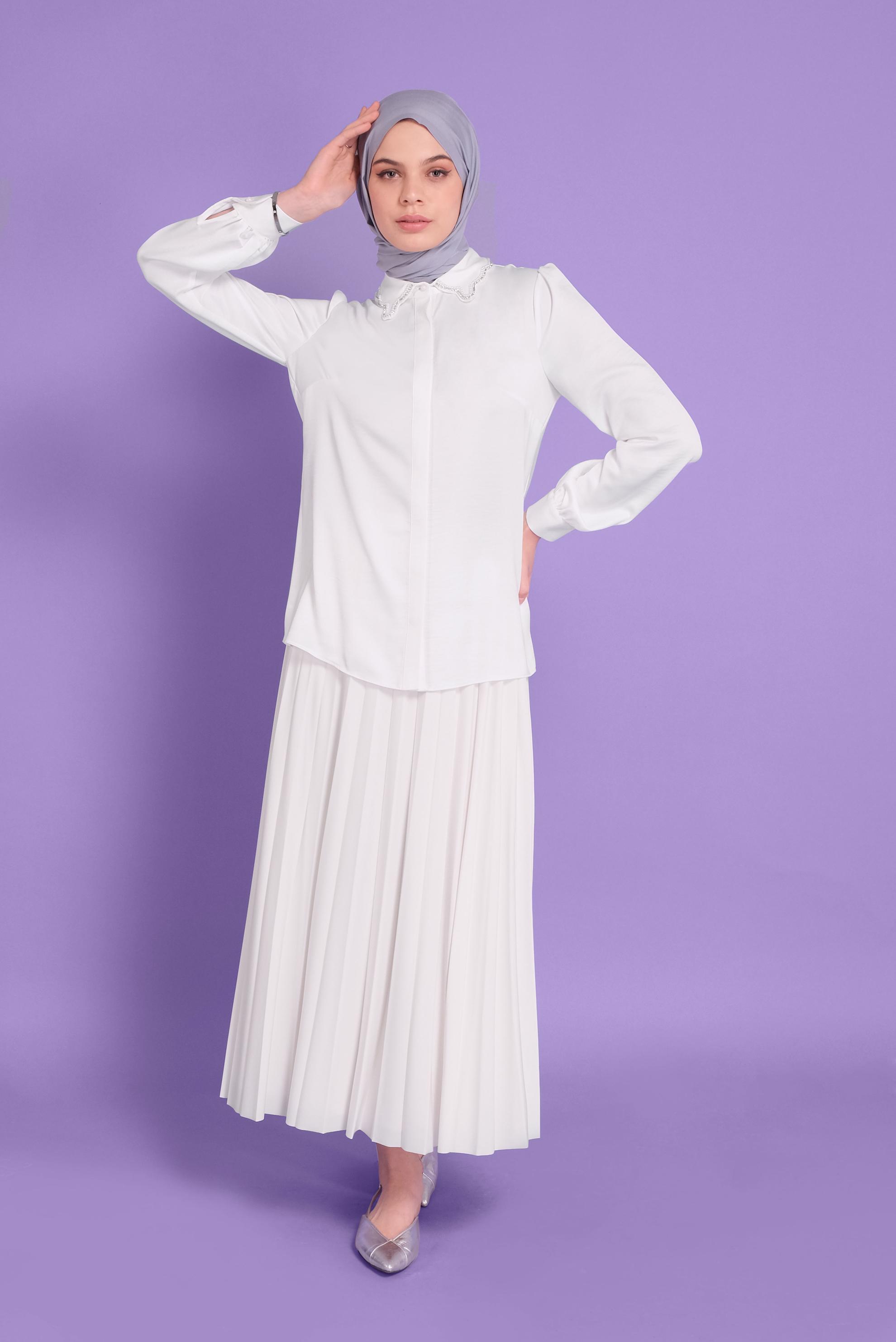 Tesettür giyim BEYAZ YAKASI BONCUK İŞLEMELİ DÜĞMELİ BLUZ 41452 