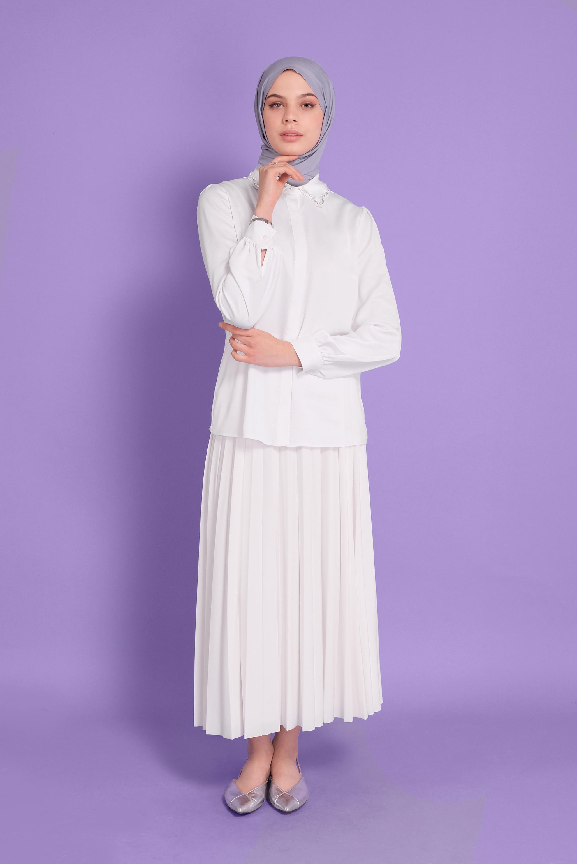 Tesettür giyim BEYAZ YAKASI BONCUK İŞLEMELİ DÜĞMELİ BLUZ 41452 