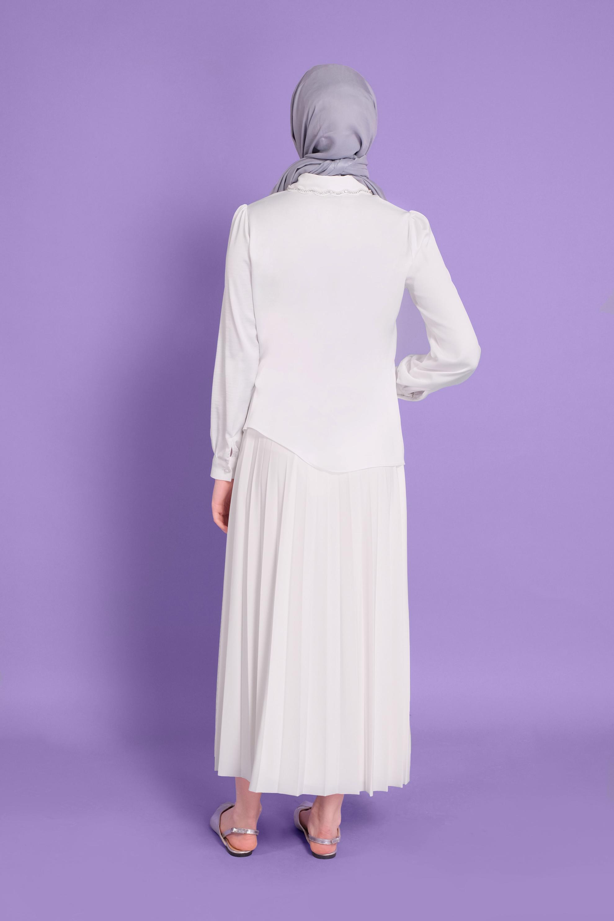 Tesettür giyim BEYAZ YAKASI BONCUK İŞLEMELİ DÜĞMELİ BLUZ 41452 