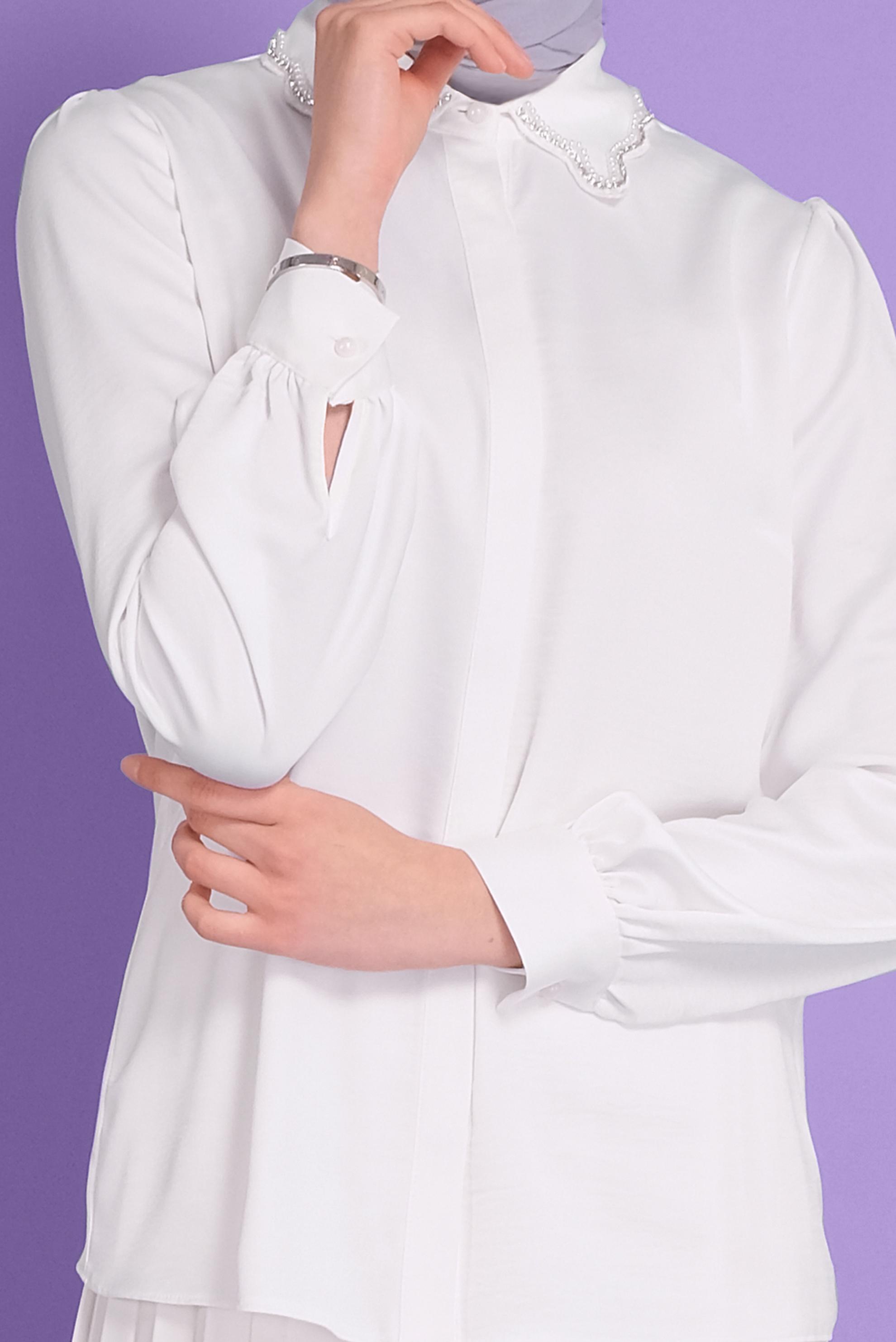 Tesettür giyim BEYAZ YAKASI BONCUK İŞLEMELİ DÜĞMELİ BLUZ 41452 