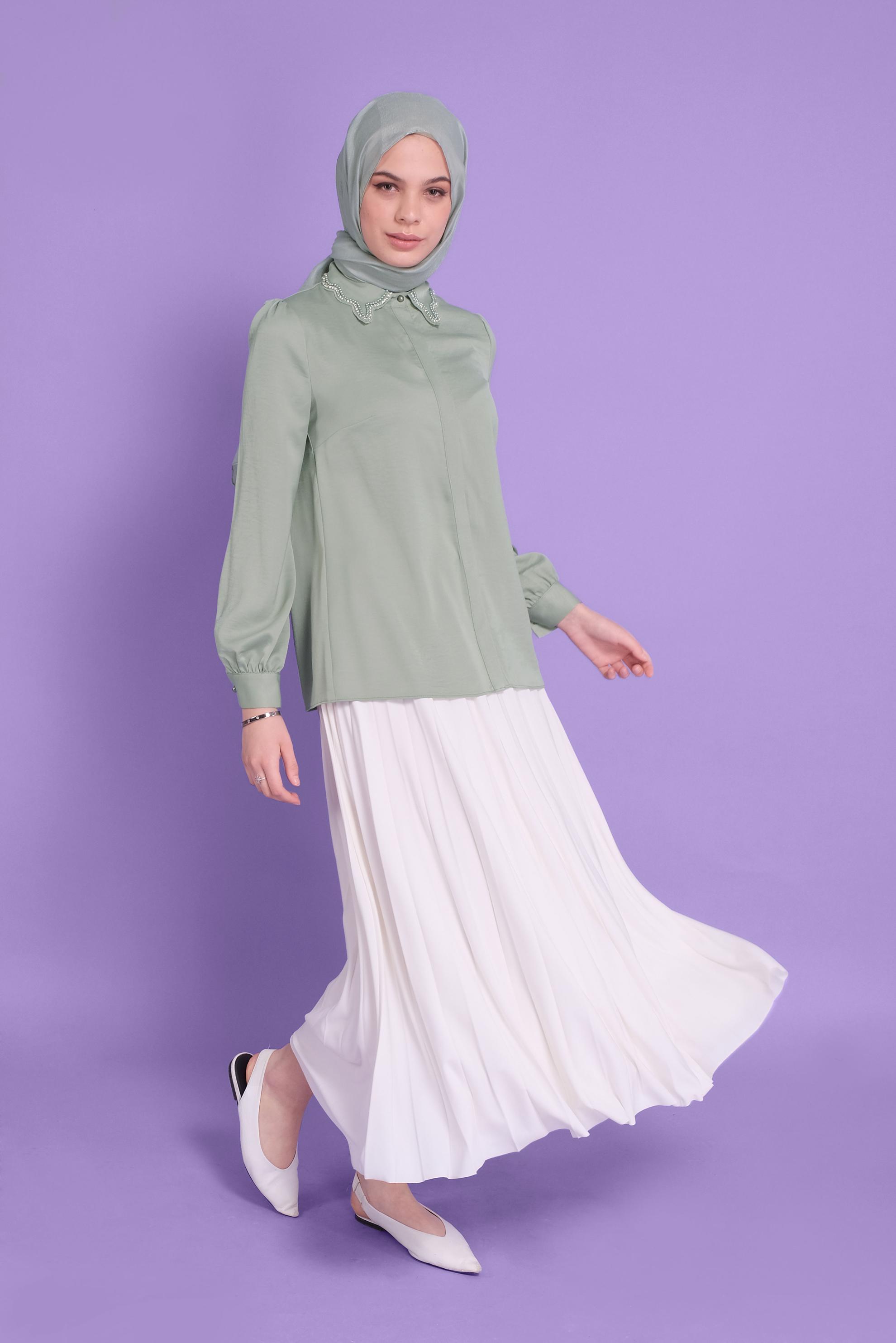 Tesettür giyim YEŞİL YAKASI BONCUK İŞLEMELİ DÜĞMELİ BLUZ 41452 