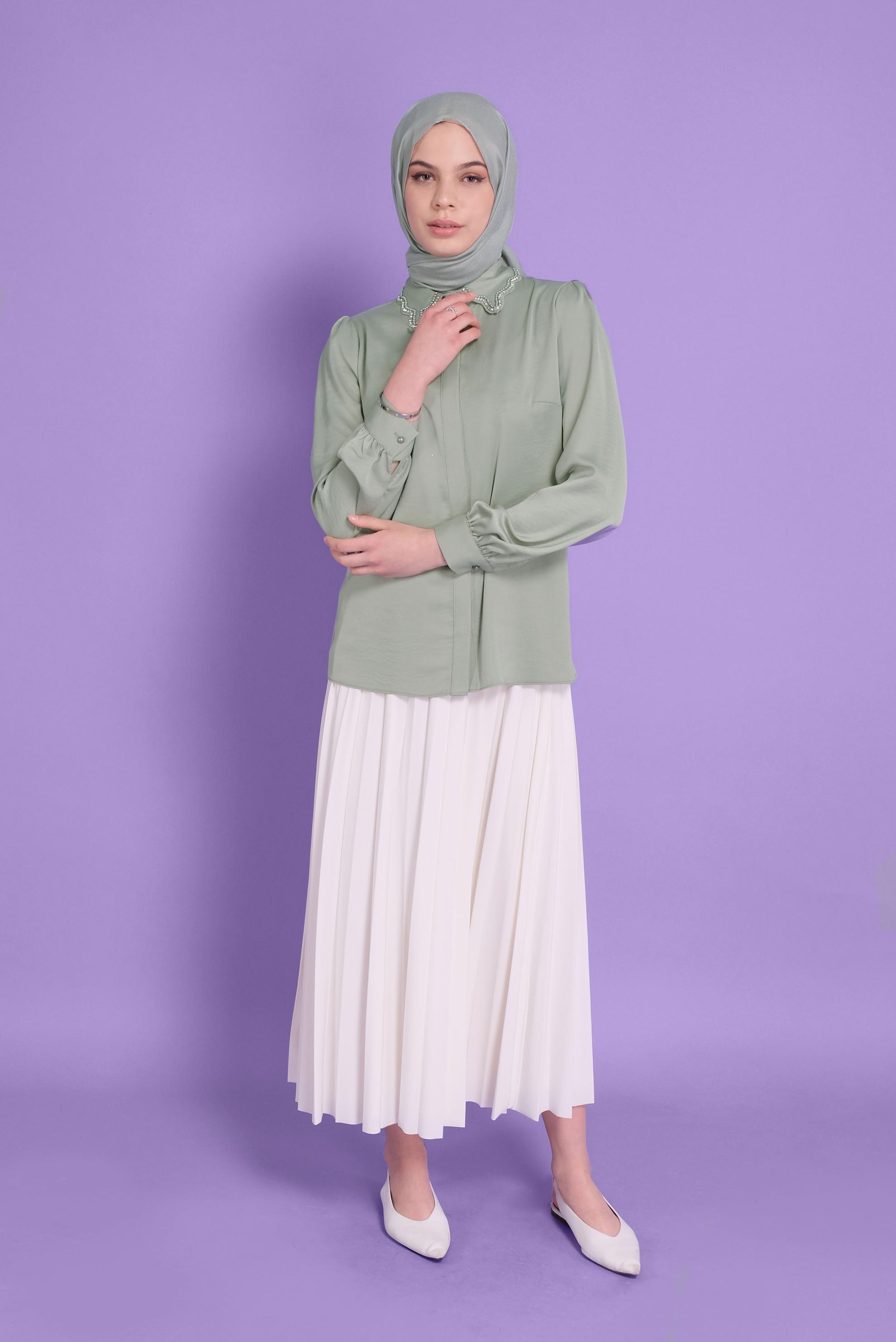 Tesettür giyim YEŞİL YAKASI BONCUK İŞLEMELİ DÜĞMELİ BLUZ 41452 