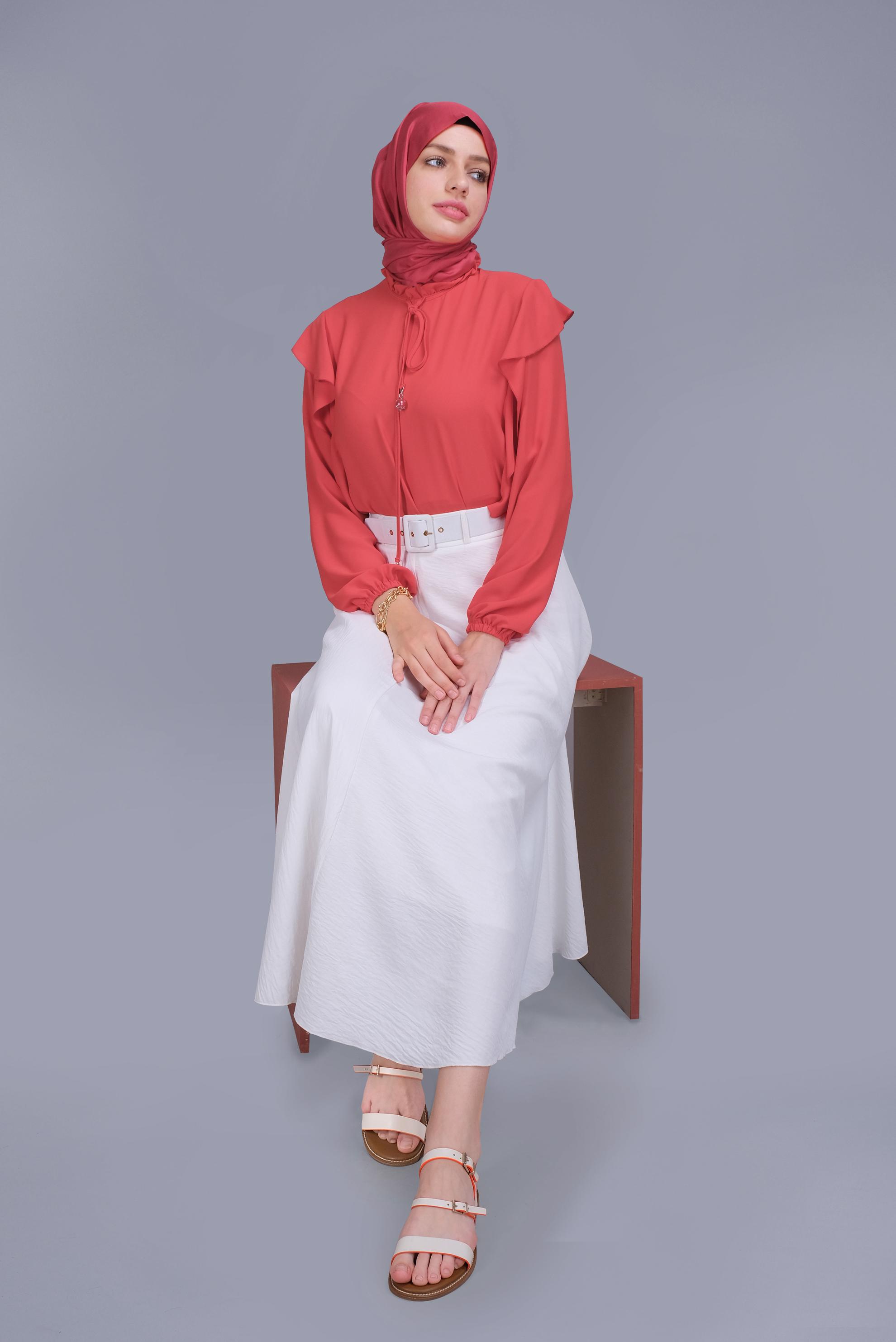 Tesettür giyim KIRMIZI YAKASI FIRFIRLI BAĞCIKLI BLUZ 41523