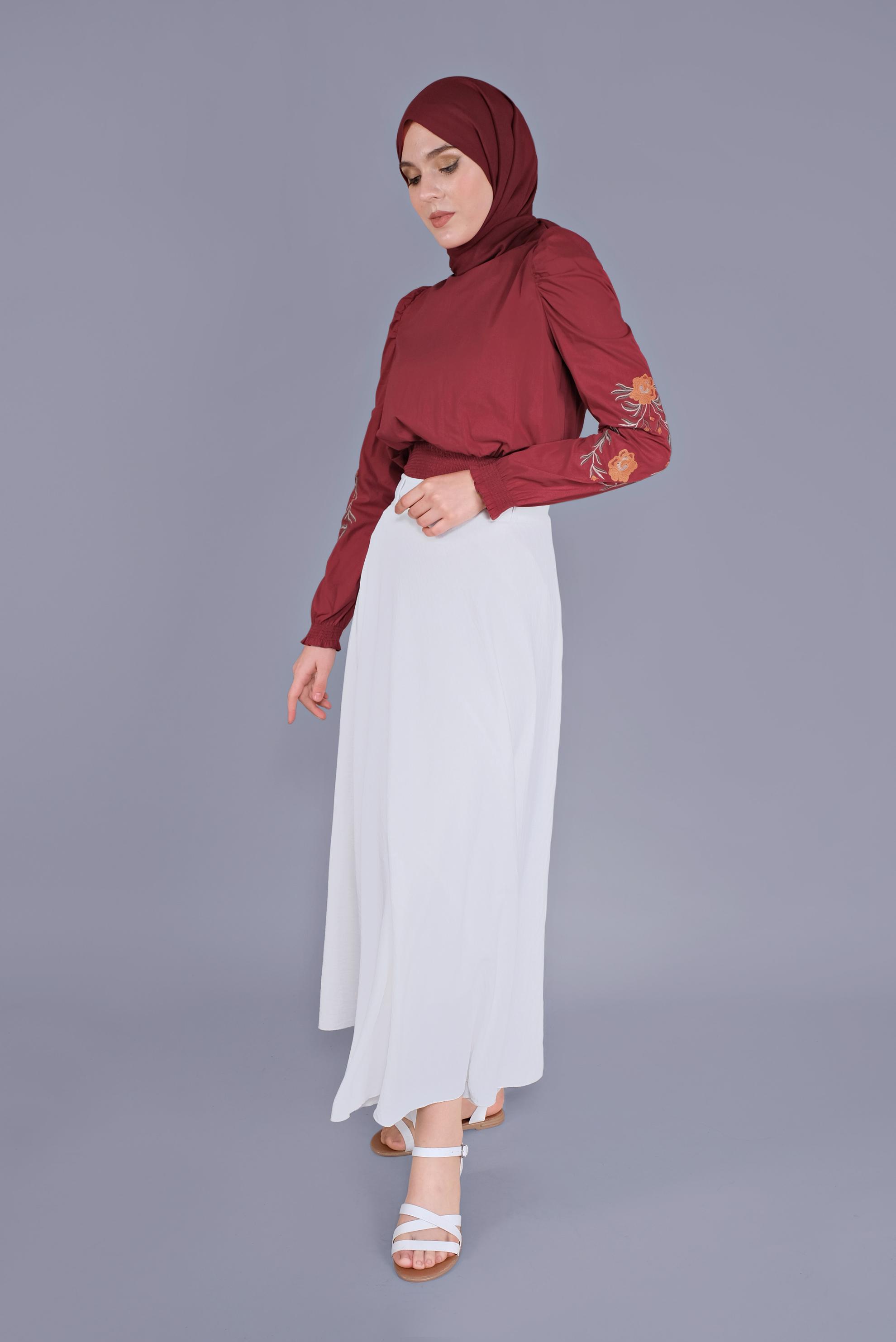 Tesettür giyim KIRMIZI NAKIŞ DETAYLI GİPELİ BLUZ 41551