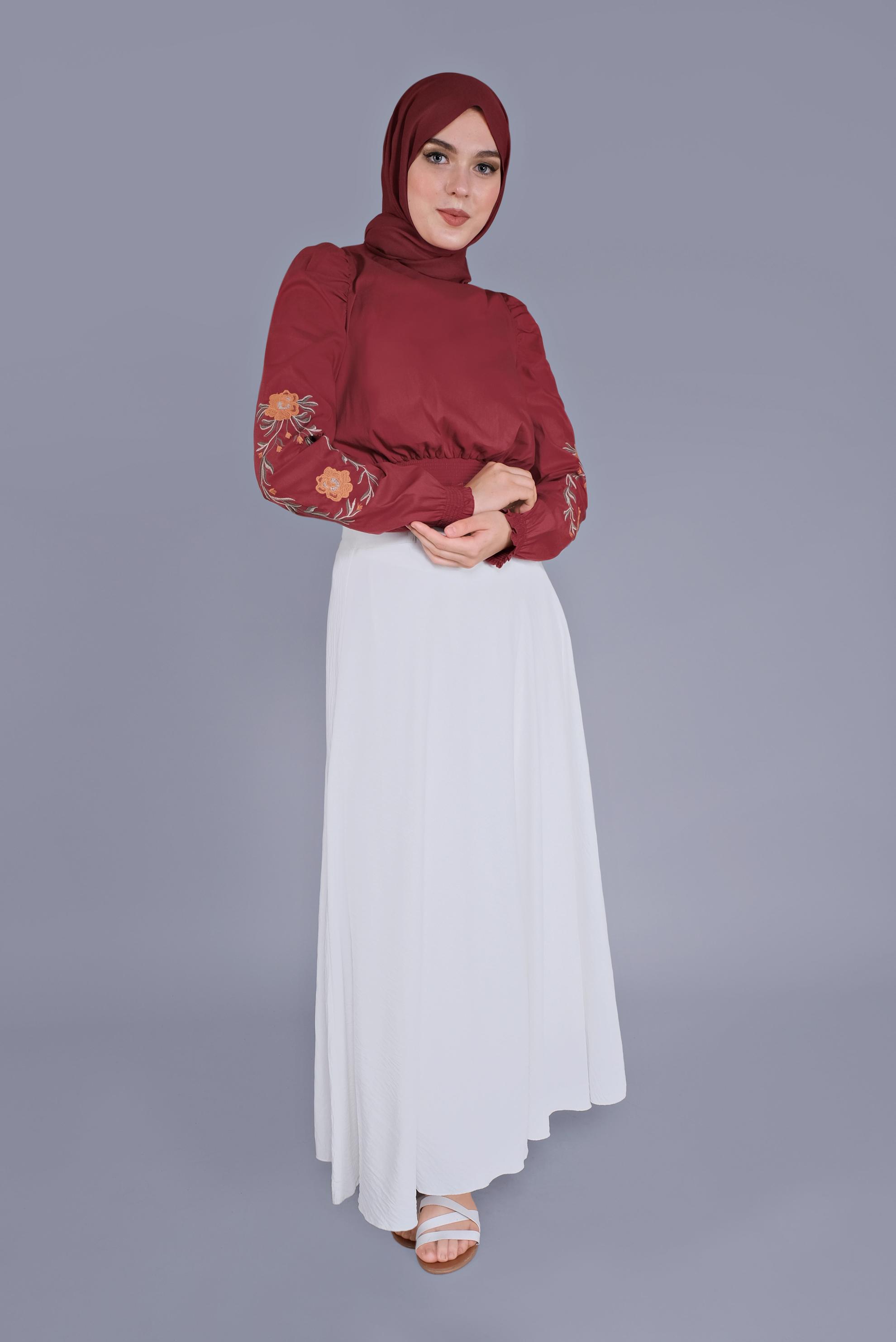 Tesettür giyim KIRMIZI NAKIŞ DETAYLI GİPELİ BLUZ 41551