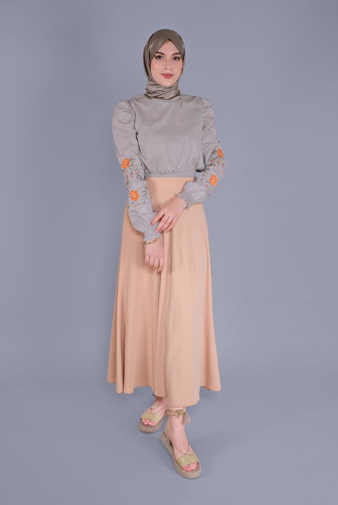 Tesettür giyim BEJ NAKIŞ DETAYLI GİPELİ BLUZ 41551 - ALVİNA