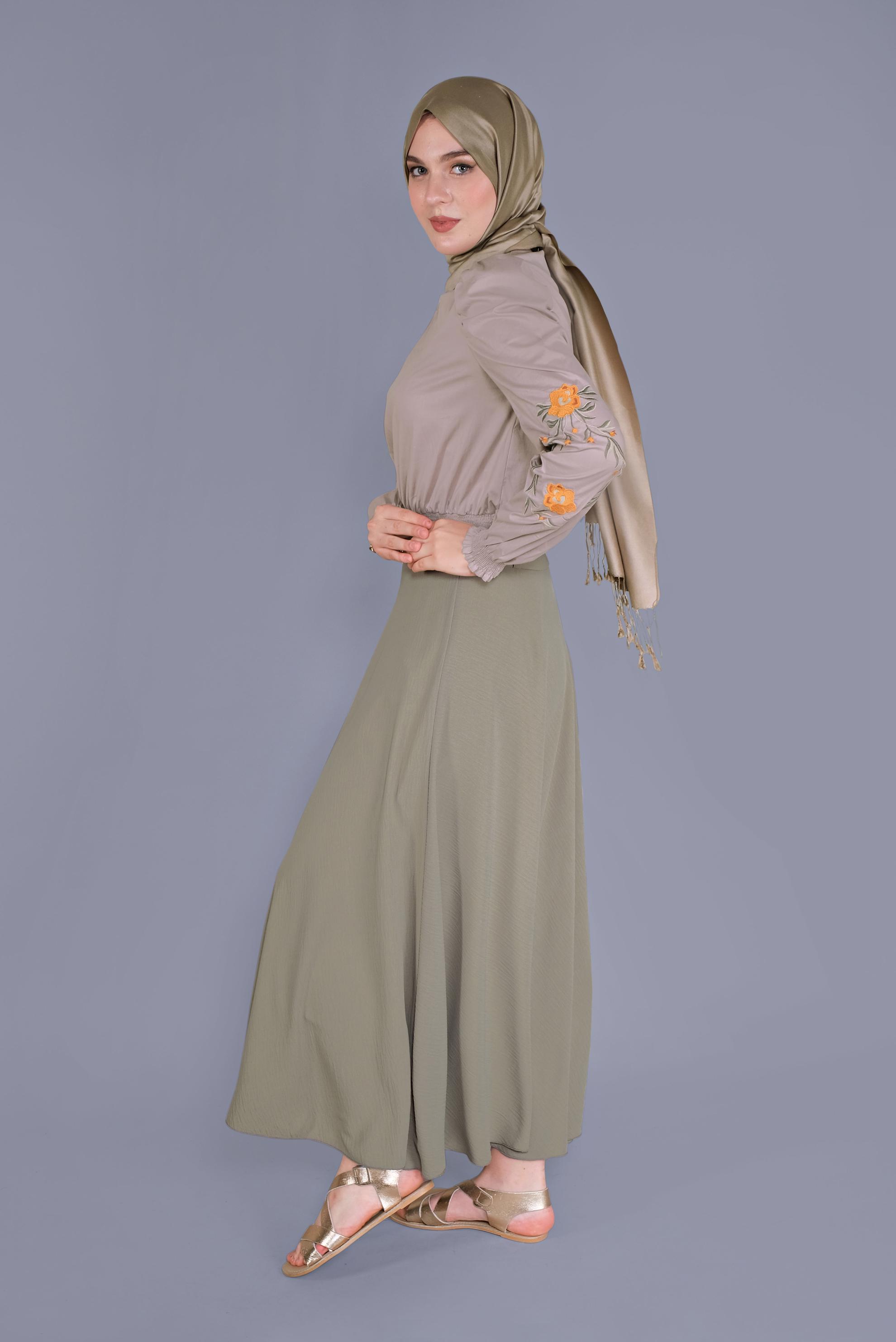 Tesettür giyim KAHVE NAKIŞ DETAYLI GİPELİ BLUZ 41551