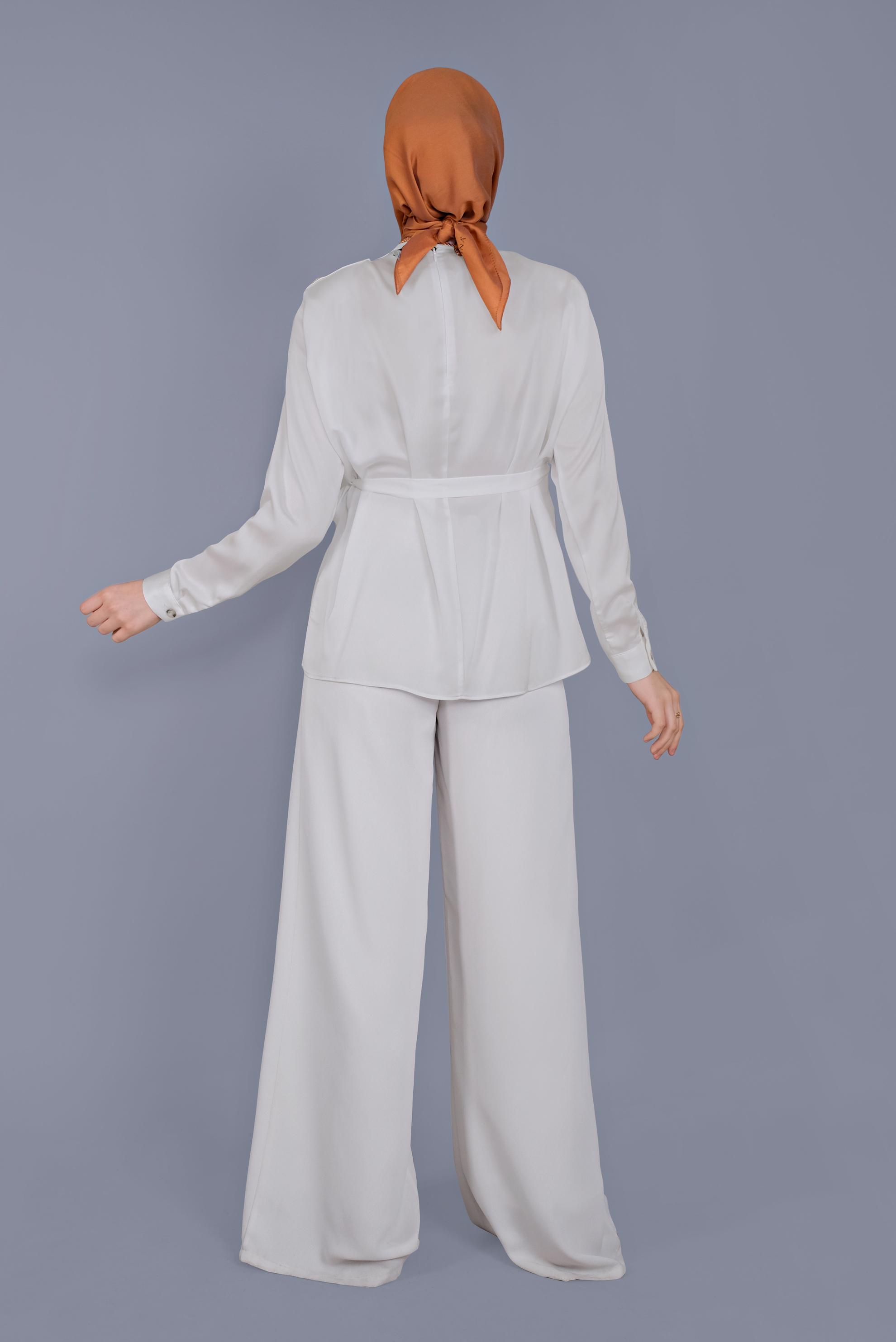 Tesettür giyim BEYAZ VATKA DETAYLI  KUŞAKLI BLUZ 41617 