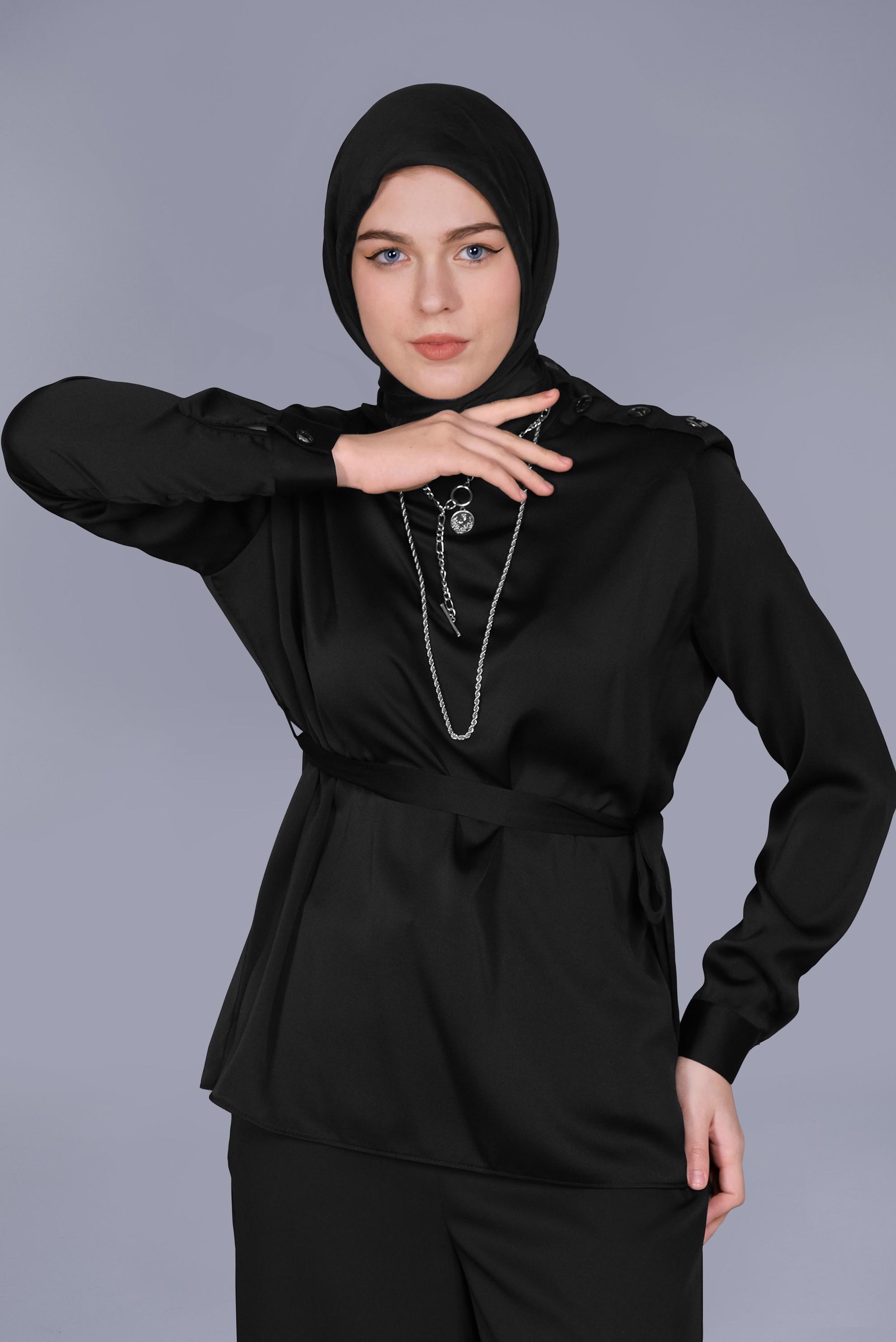 Tesettür giyim SİYAH KUŞAKLI SATEN BLUZ 41618 