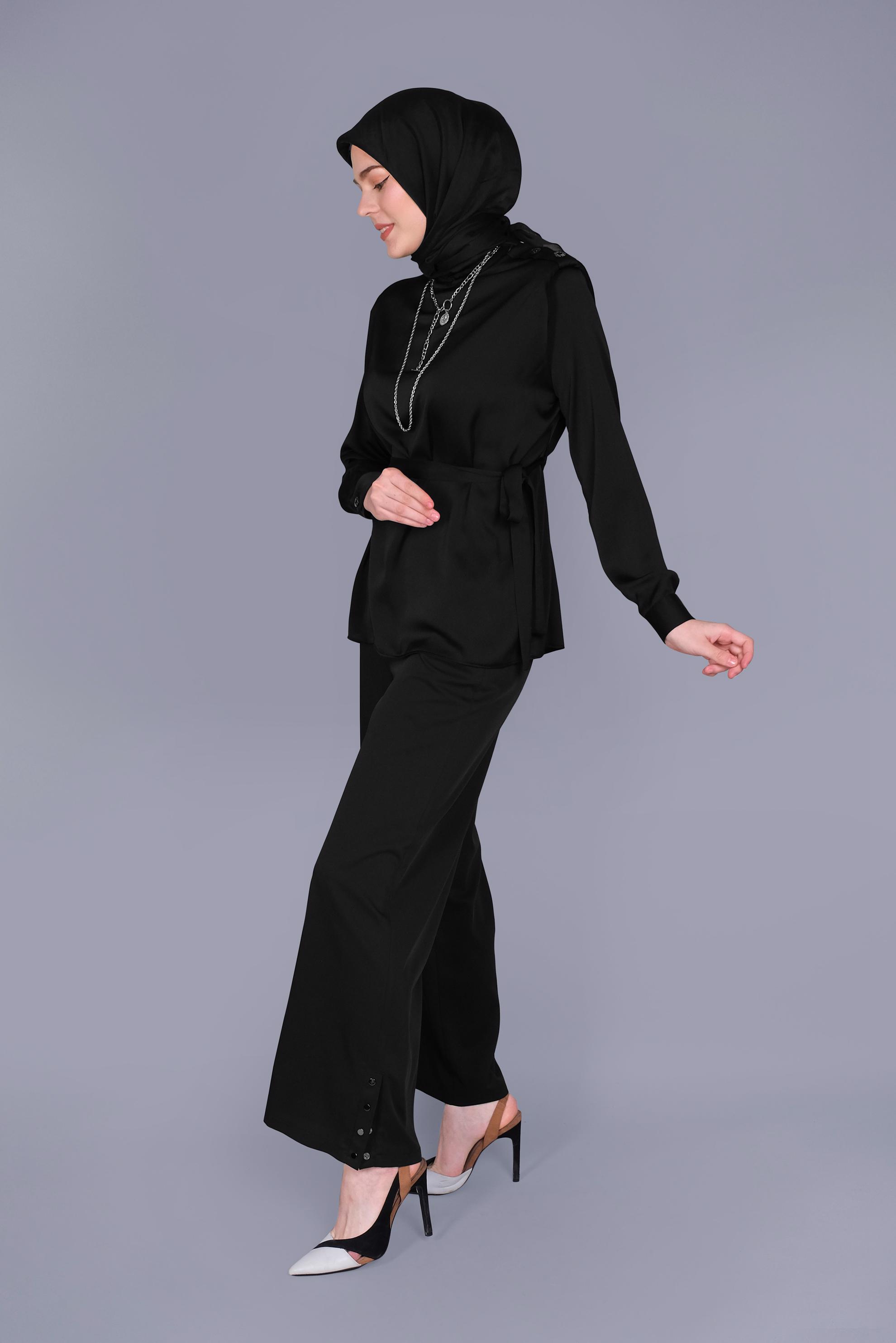 Tesettür giyim SİYAH KUŞAKLI SATEN BLUZ 41618 