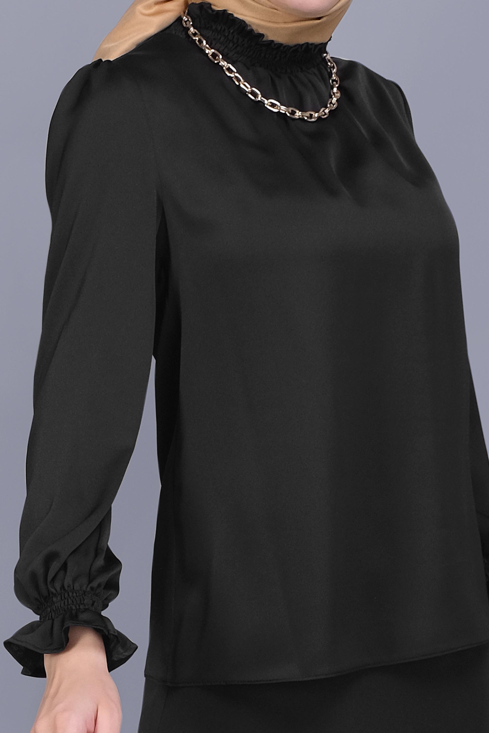 Tesettür giyim SİYAH BİLEKLERİ VE BOĞAZI LASTİKLİ SATEN BLUZ 41619 