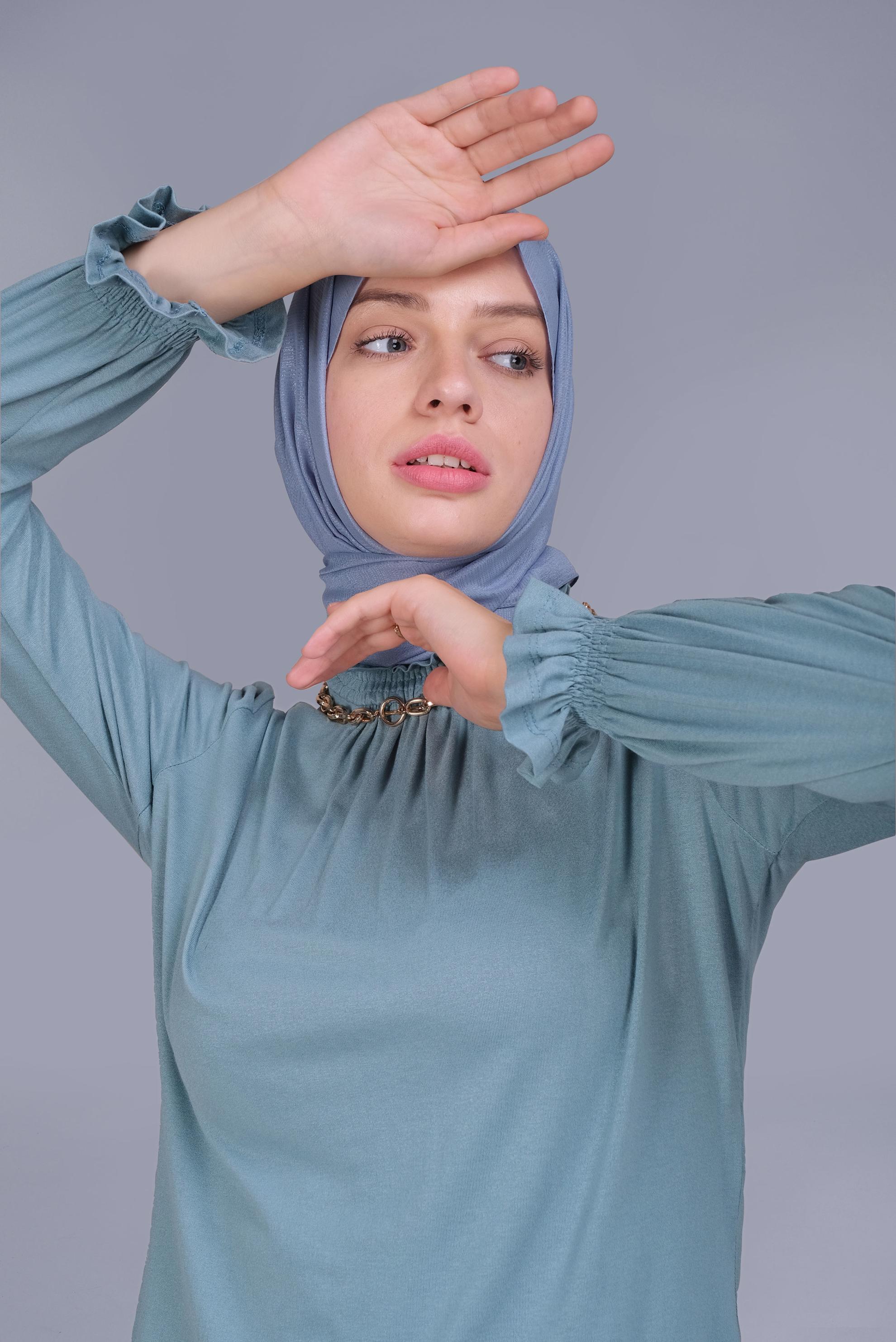 Tesettür giyim MAVİ MANŞETLERİ LASTİKLİ BLUZ 41620 