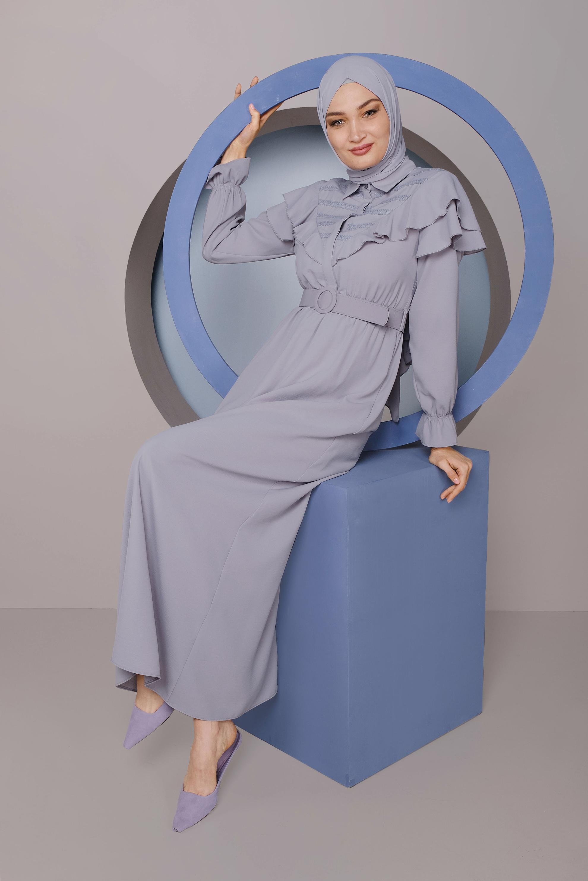 Tesettür giyim GRİ FIRFIRLI KEMERLİ ELBİSE 40816