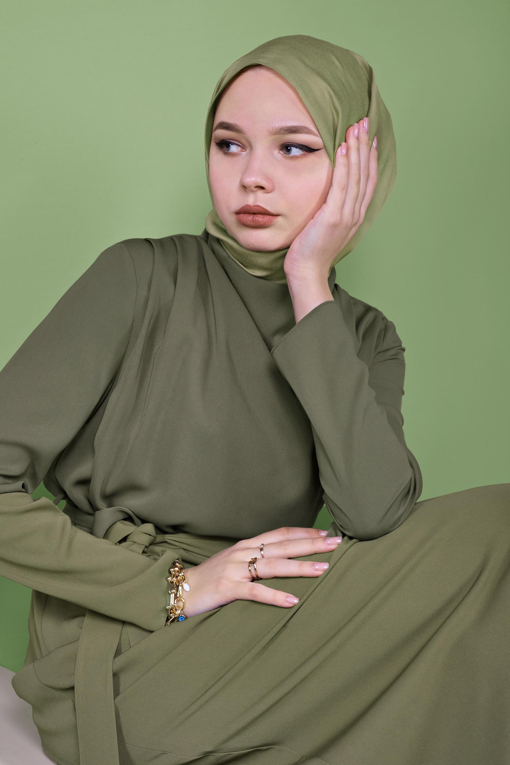 Tesettür giyim HAKİ SALAŞ YAKA DETAYLI ELBİSE 41357