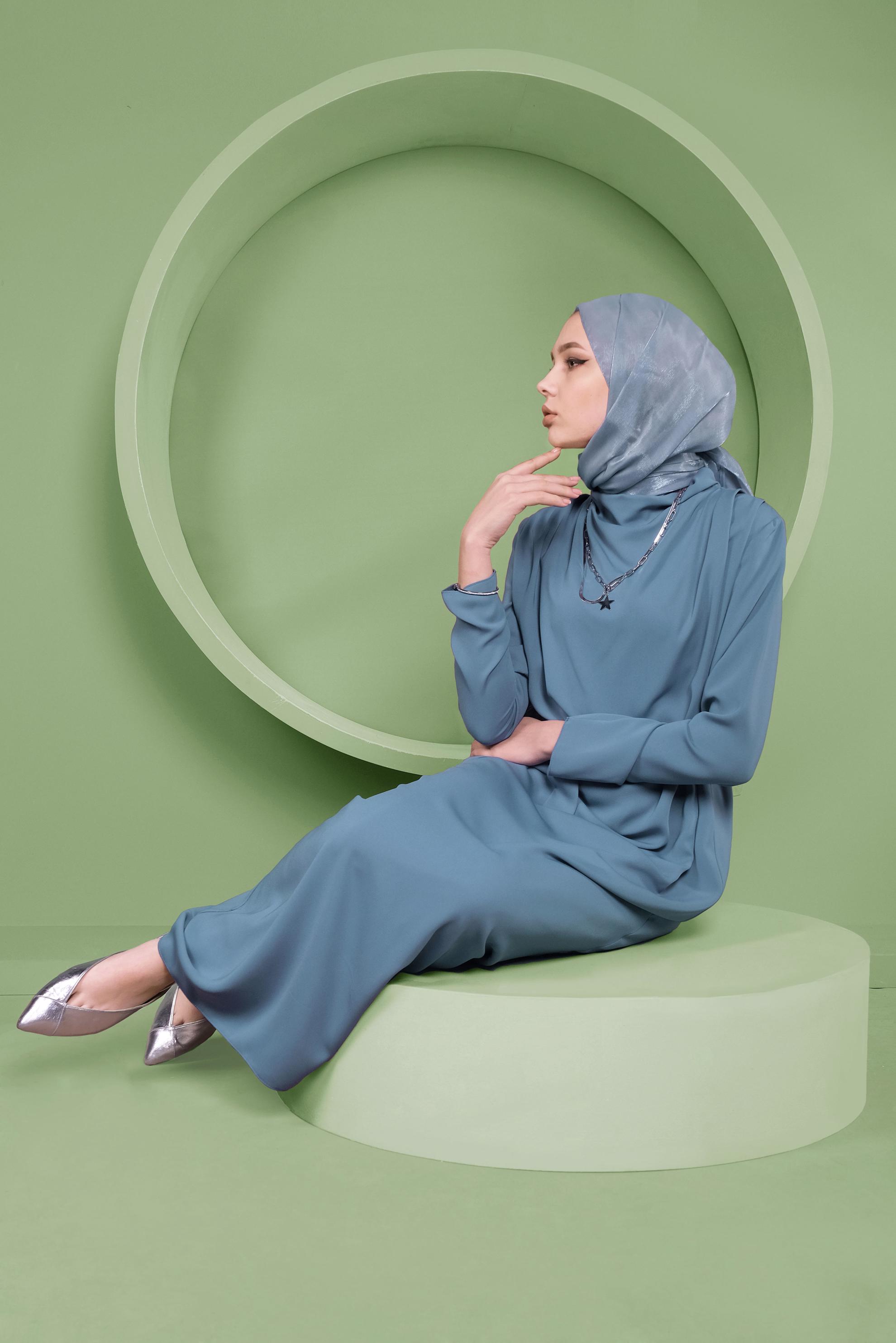 Tesettür giyim MAVİ SALAŞ YAKA DETAYLI ELBİSE 41357