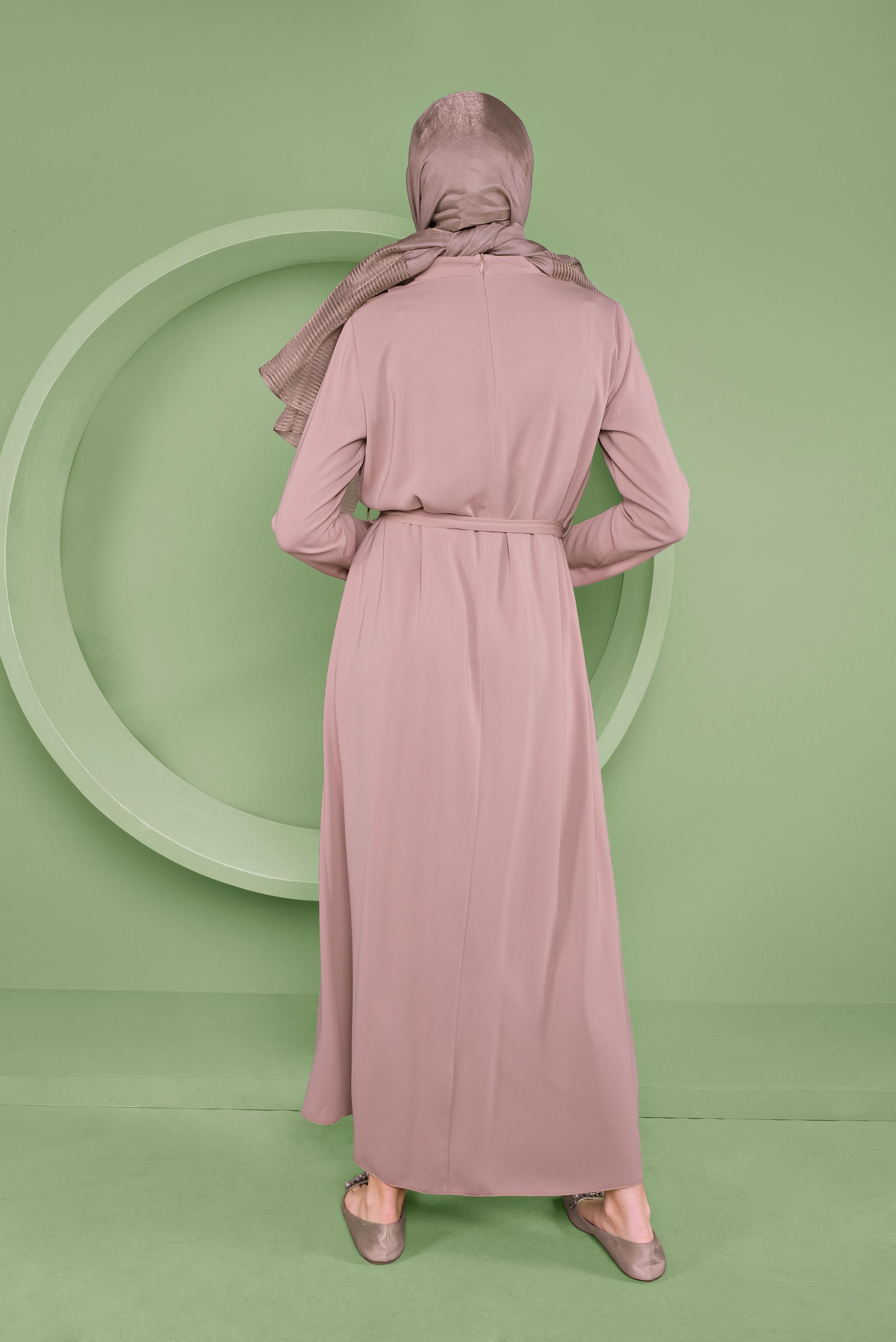 Tesettür giyim KAHVE SALAŞ YAKA DETAYLI ELBİSE 41357