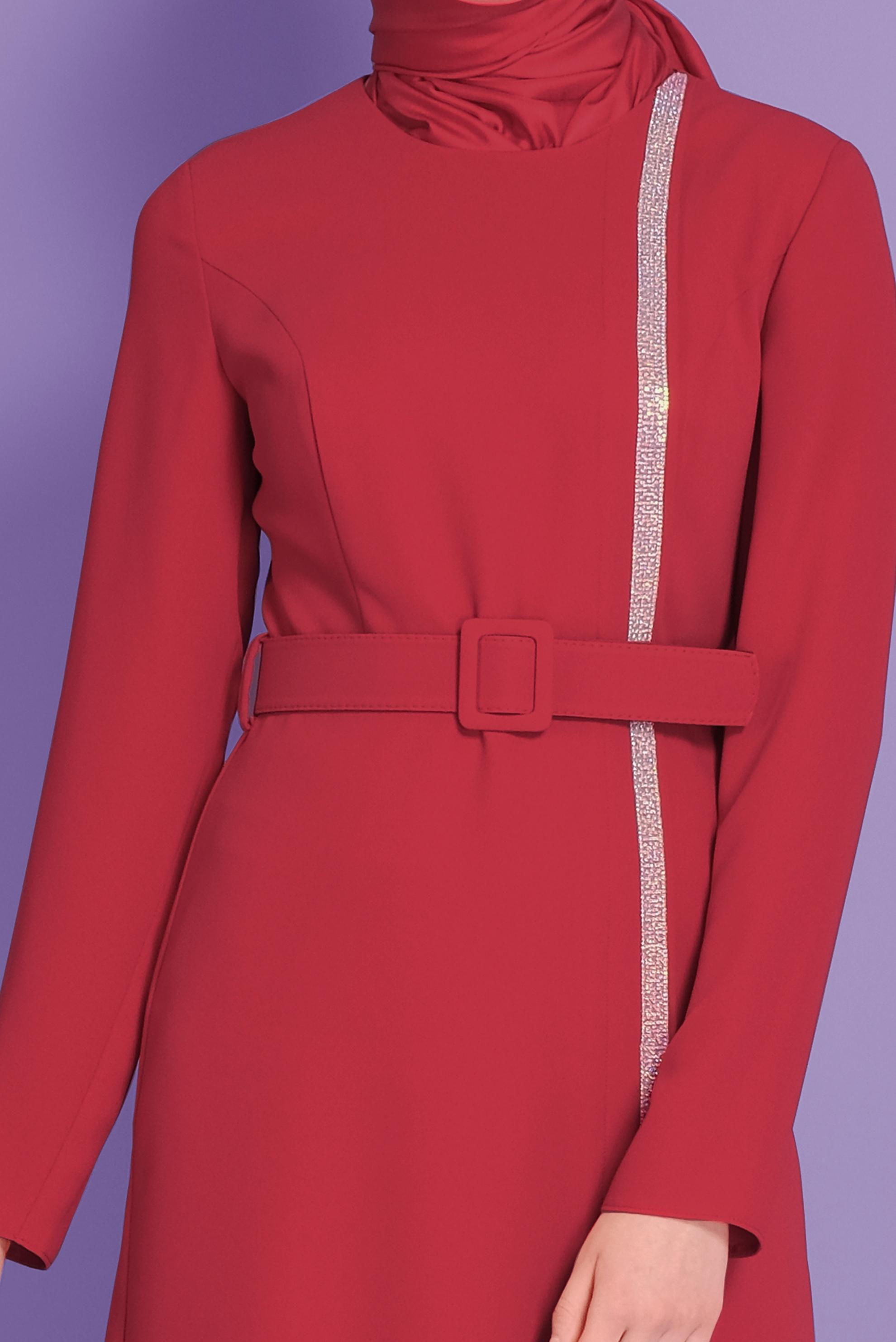 Tesettür giyim KIRMIZI TAŞ ŞERİT DETAYLI KALEM ELBİSE 41375