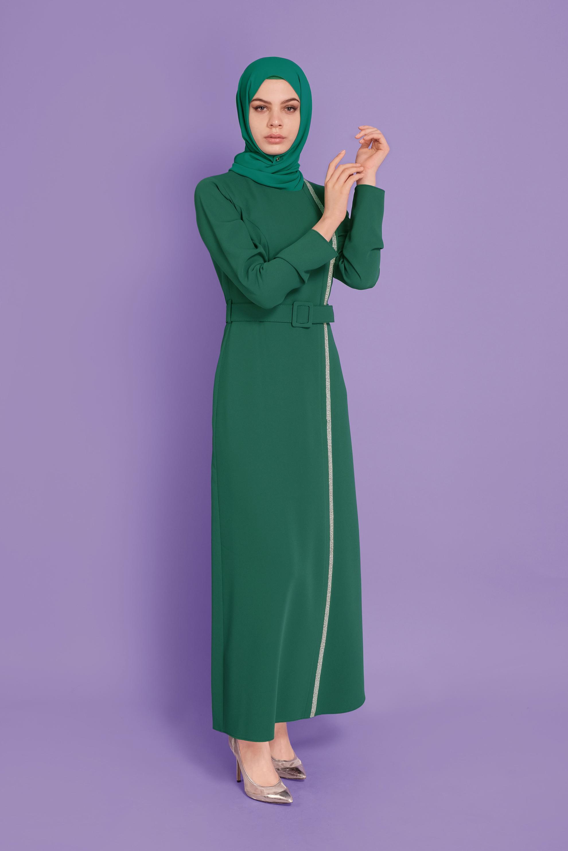 Tesettür giyim YEŞİL TAŞ ŞERİT DETAYLI KALEM ELBİSE 41375