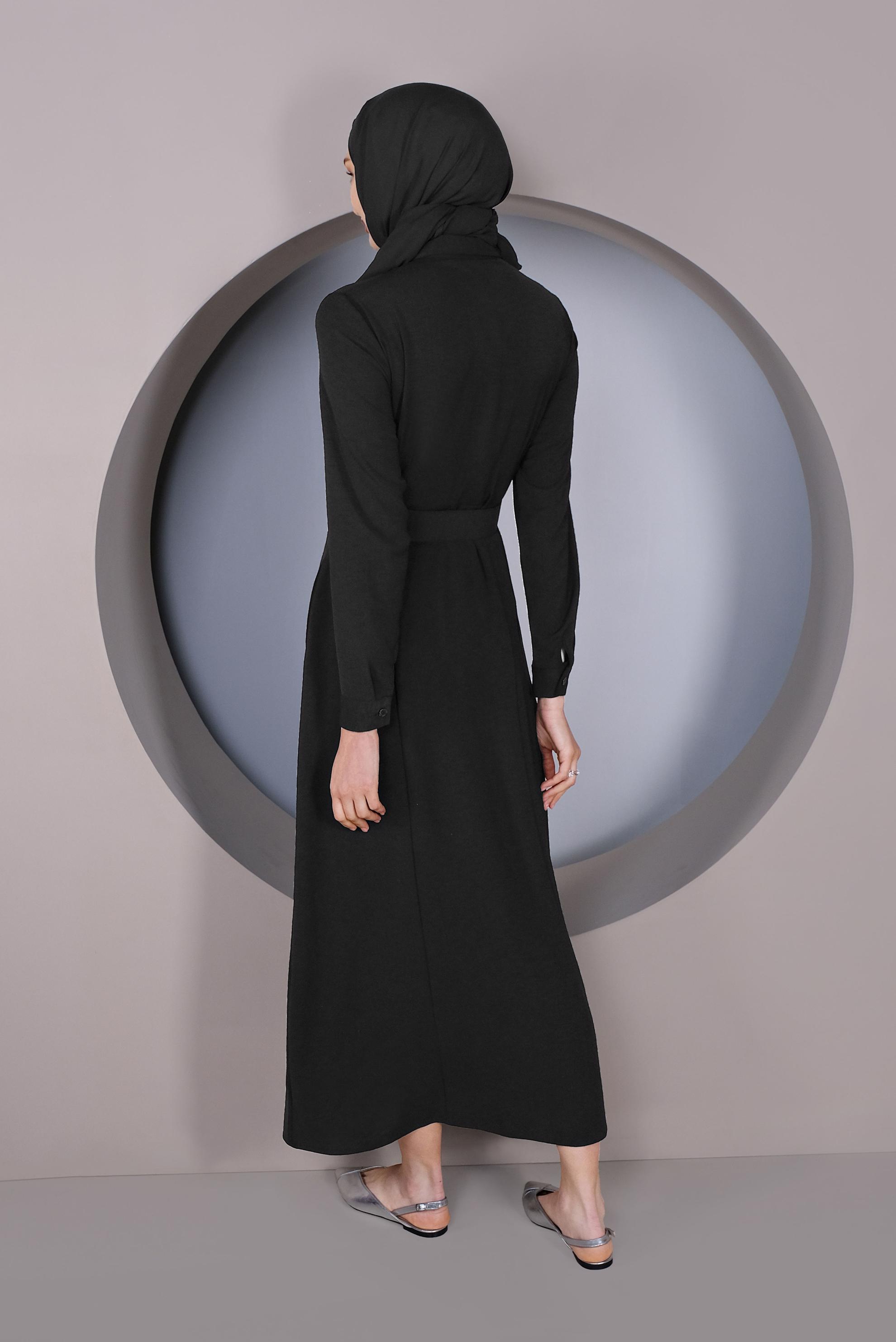 Tesettür giyim SİYAH ÖNDEN DÜĞMELİ KEMERLİ ELBİSE 41384