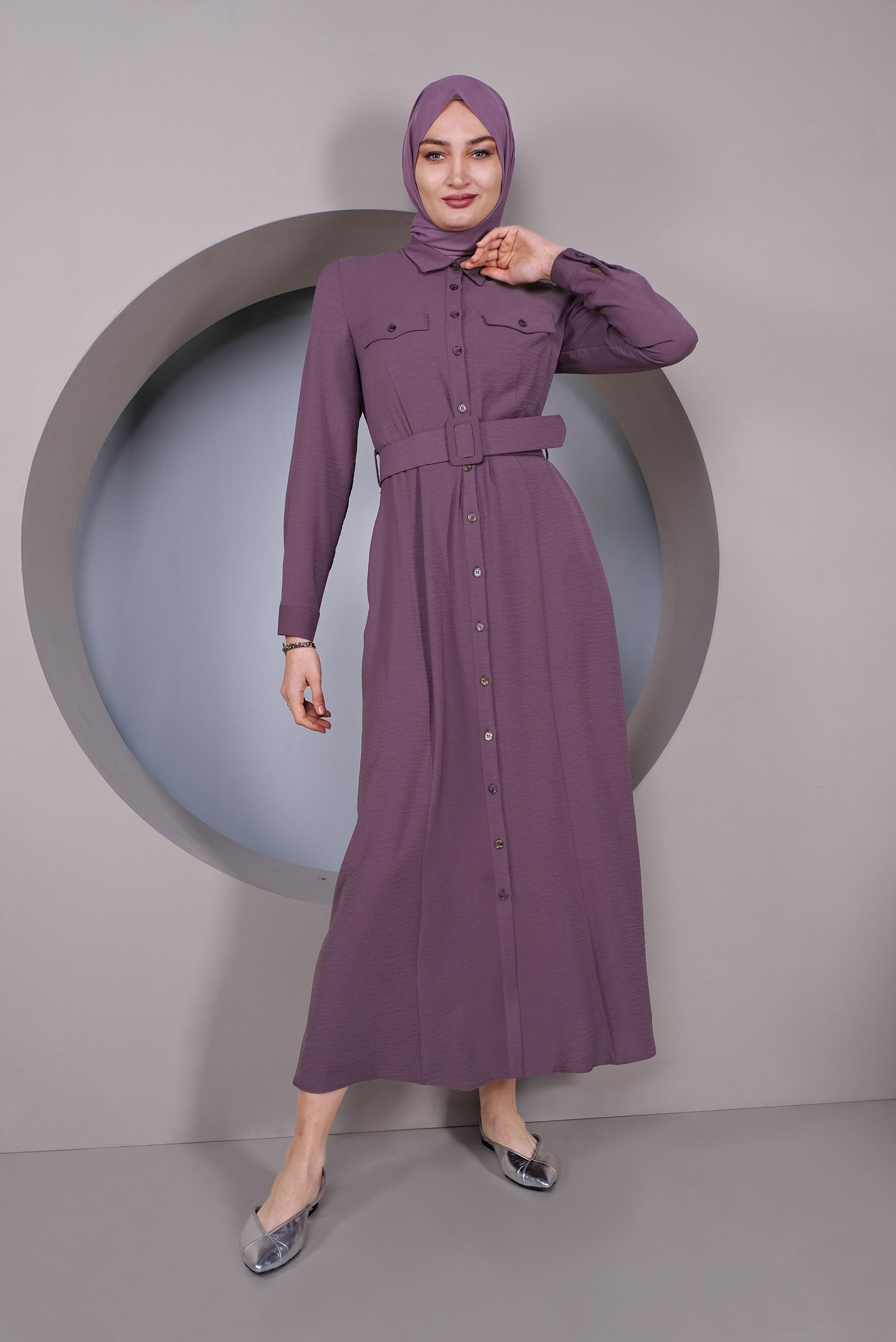 Tesettür giyim MOR ÖNDEN DÜĞMELİ KEMERLİ ELBİSE 41384