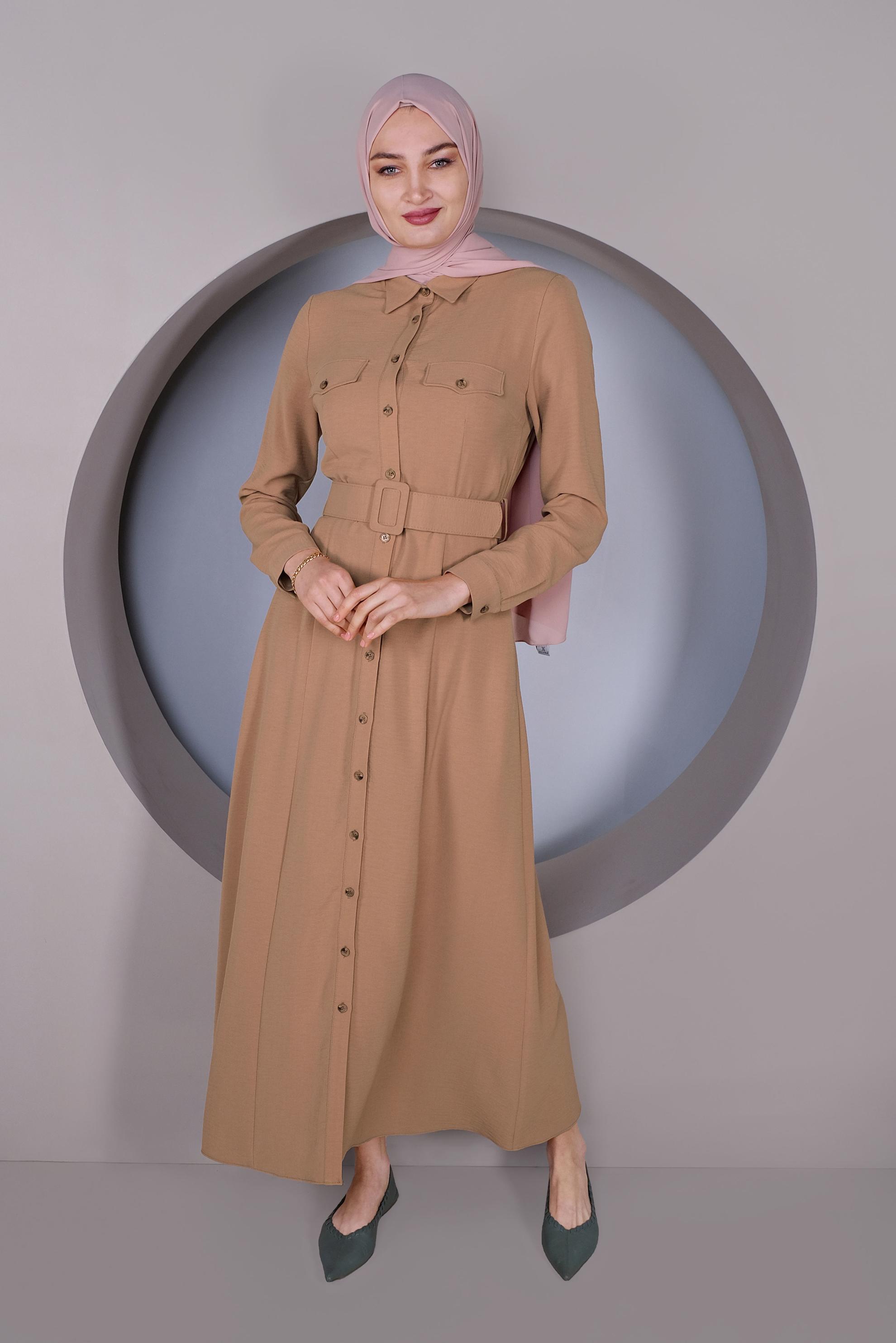 Tesettür giyim KAHVE ÖNDEN DÜĞMELİ KEMERLİ ELBİSE 41384