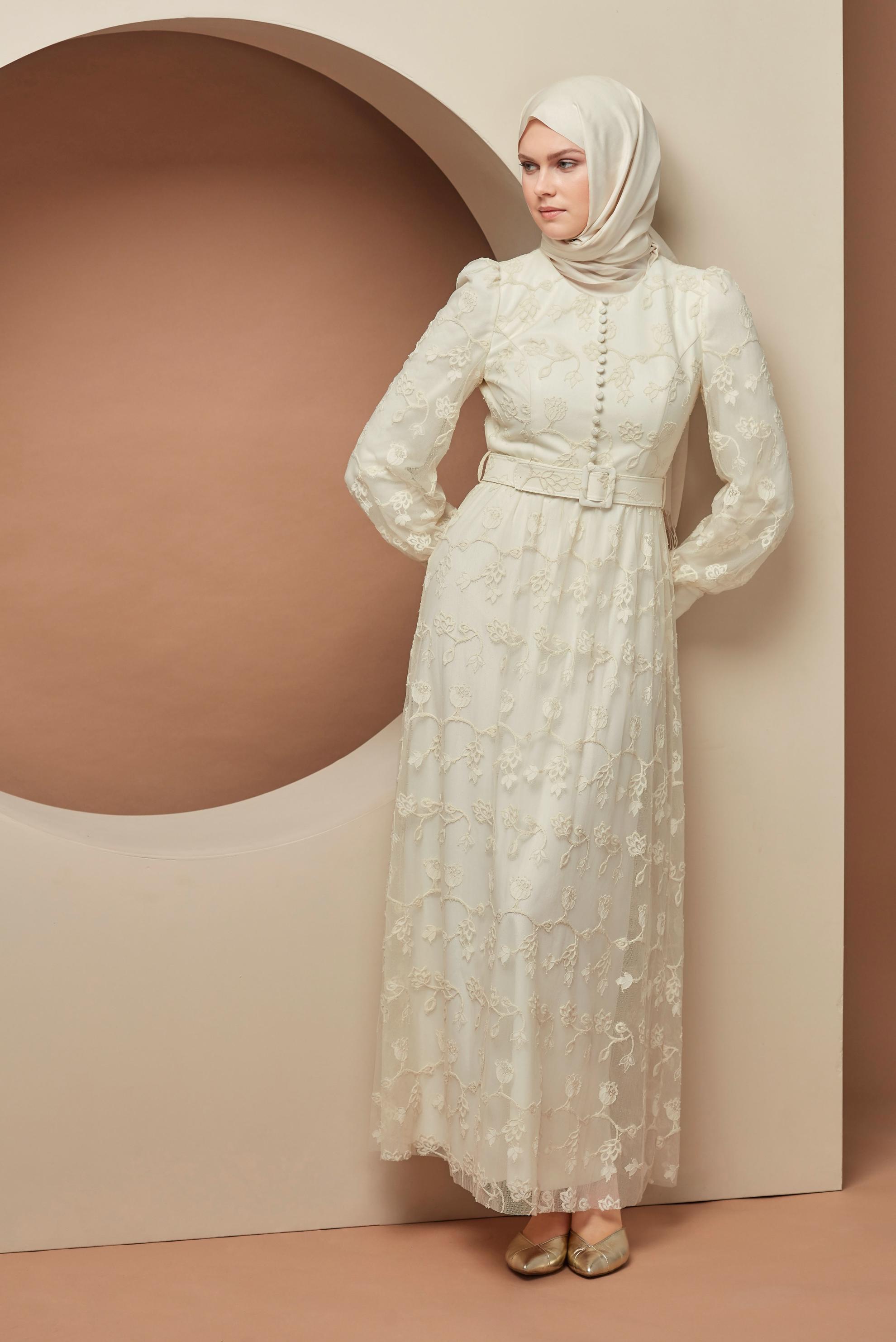 Tesettür giyim EKRU DANTEL ELBİSE 41385 