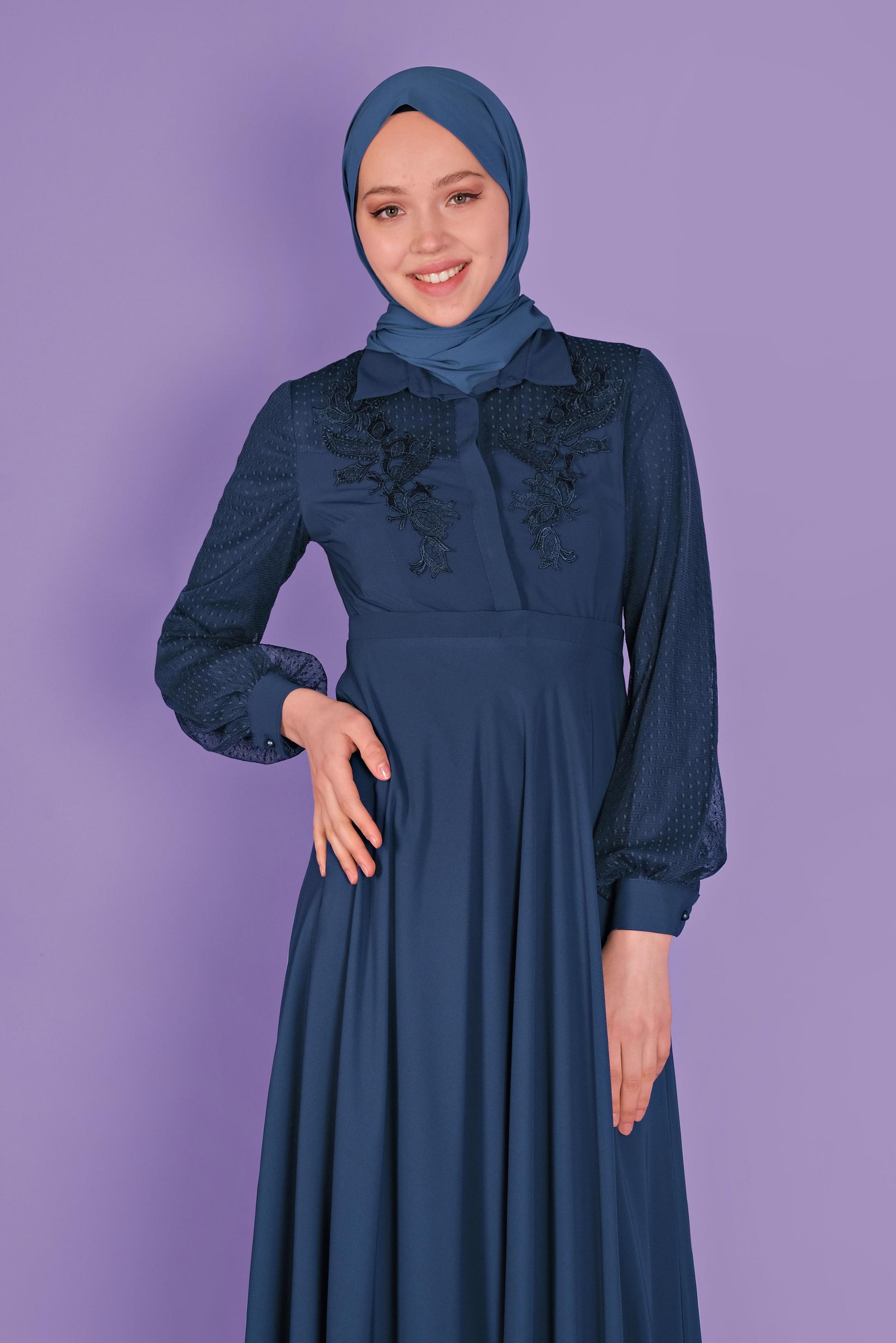 Tesettür giyim LACİVERT TÜL VE GÜPÜR DETAYLI ELBİSE 41404 