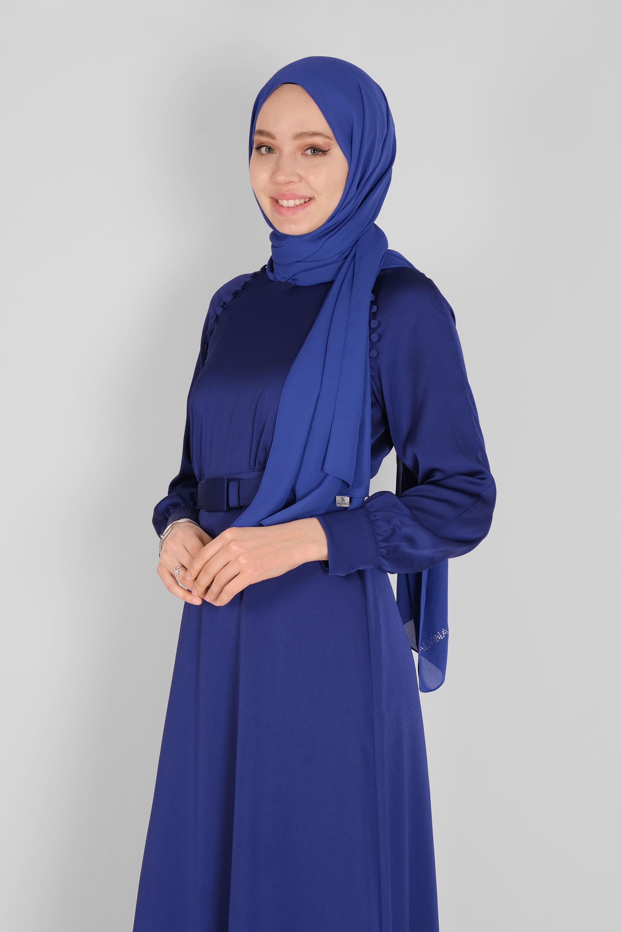 Tesettür giyim LACİVERT DÜĞME VE KEMER DETAYLI SATEN ELBİSE 41407 