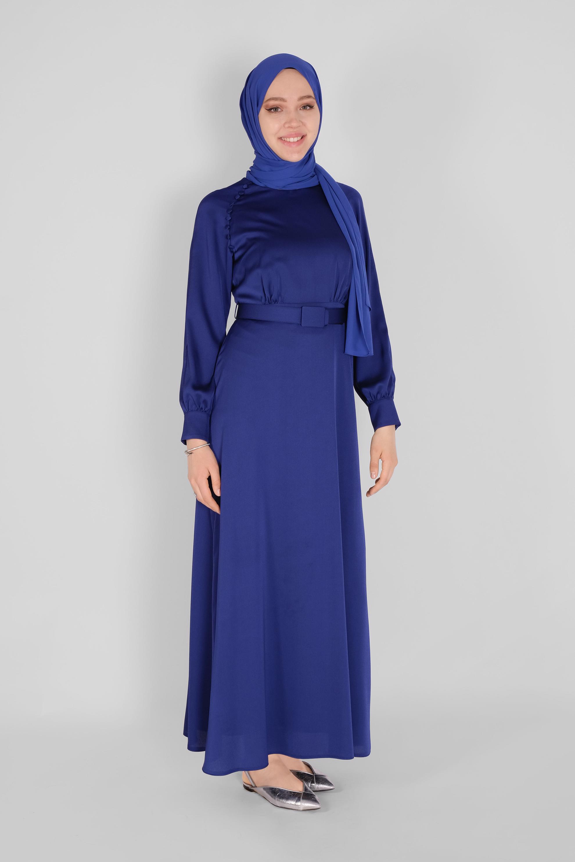 Tesettür giyim LACİVERT DÜĞME VE KEMER DETAYLI SATEN ELBİSE 41407 