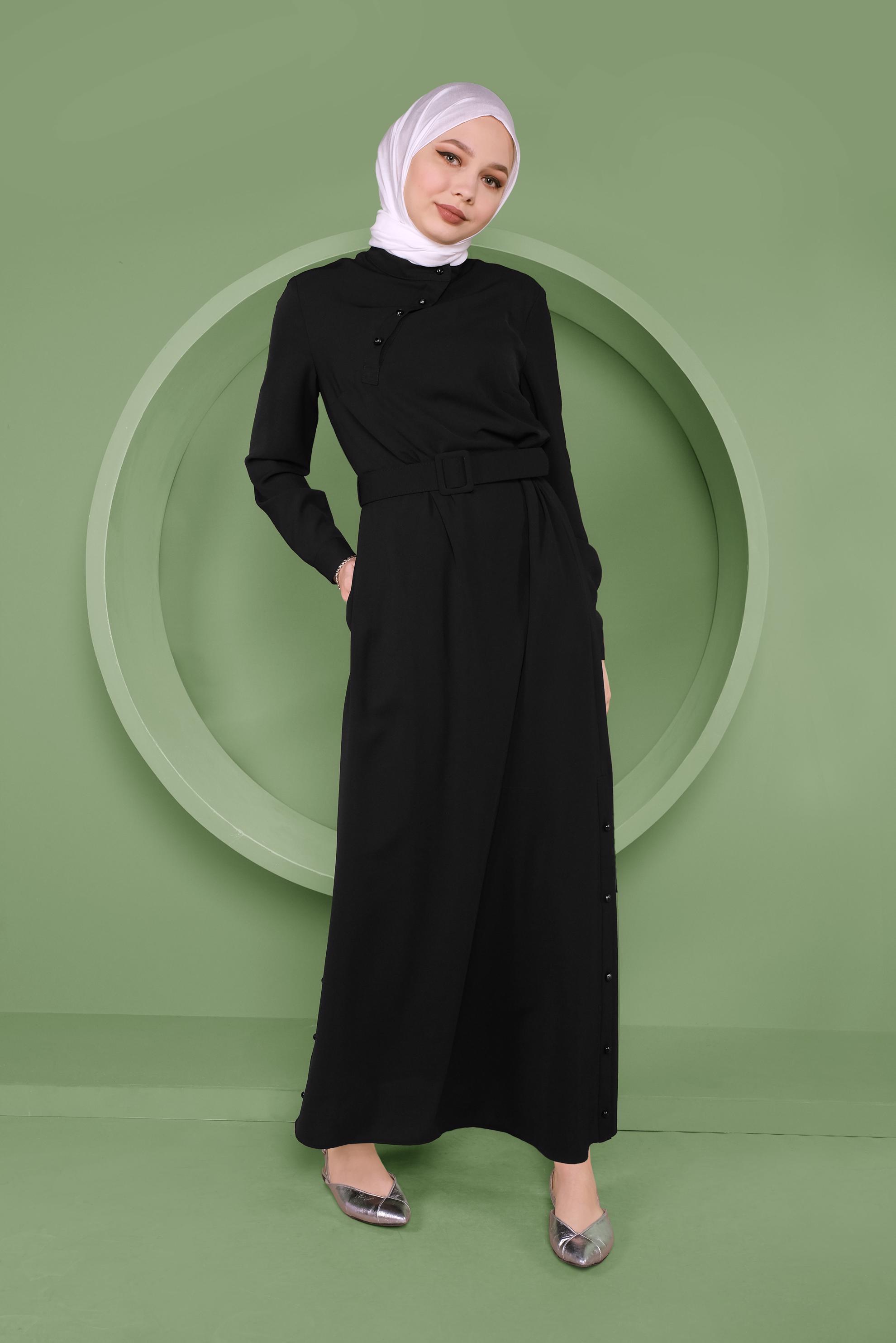 Tesettür giyim SİYAH YAKA VE ETEK UCU DÜĞME DETAYLI ELBİSE 41409