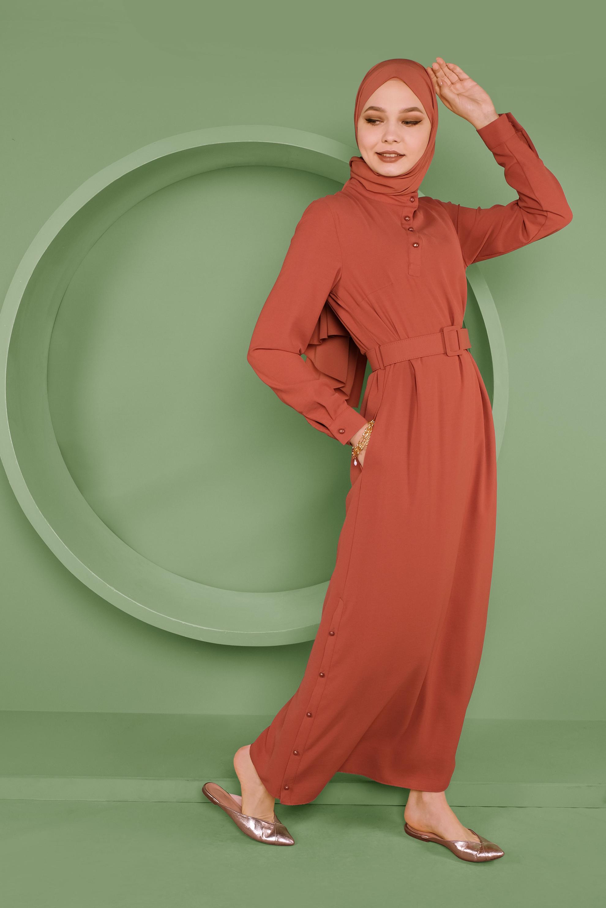 Tesettür giyim TURUNCU YAKA VE ETEK UCU DÜĞME DETAYLI ELBİSE 41409