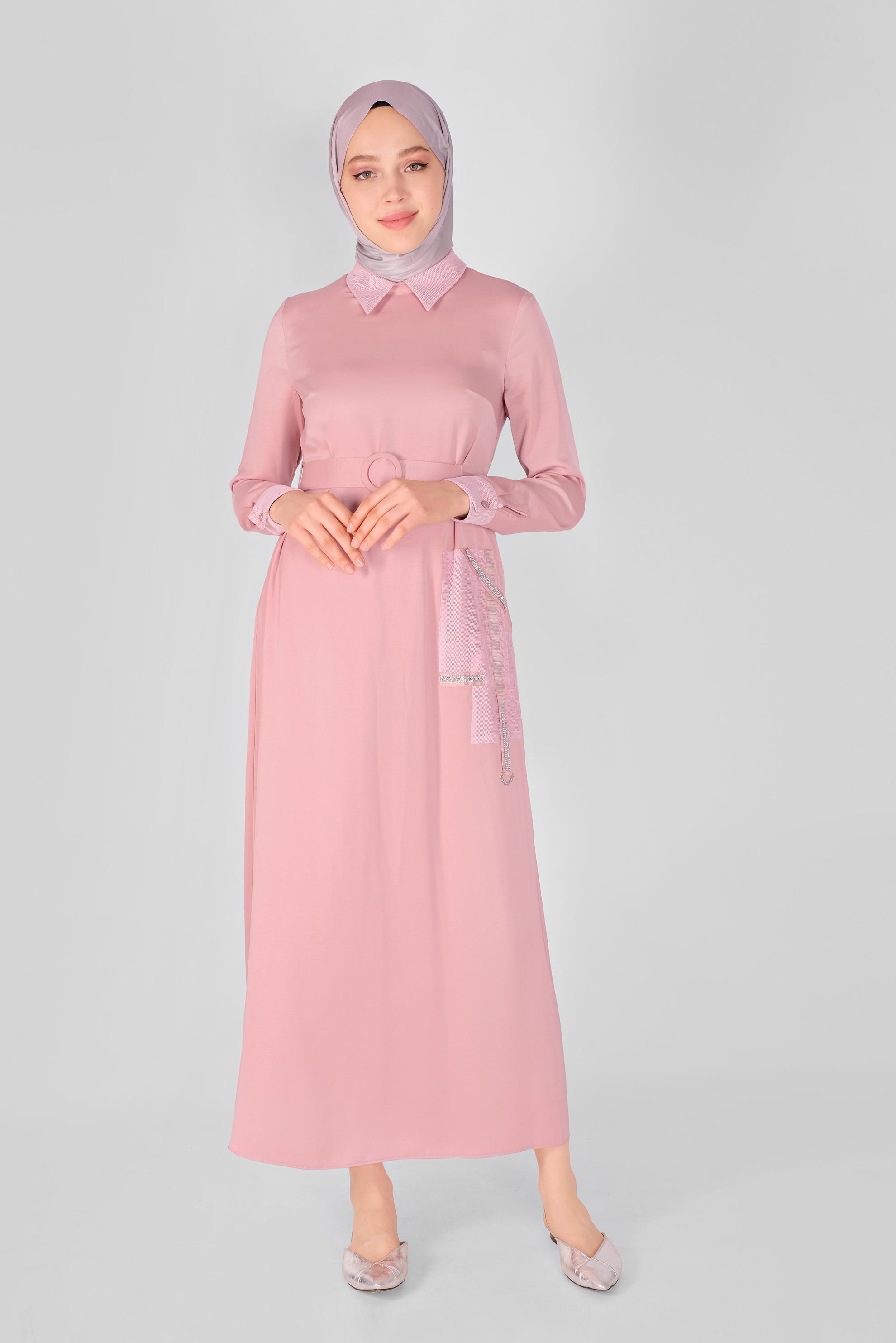 Tesettür giyim PUDRA TAŞ DETAYLI FİLELİ KEMERLİ ELBİSE 41430 