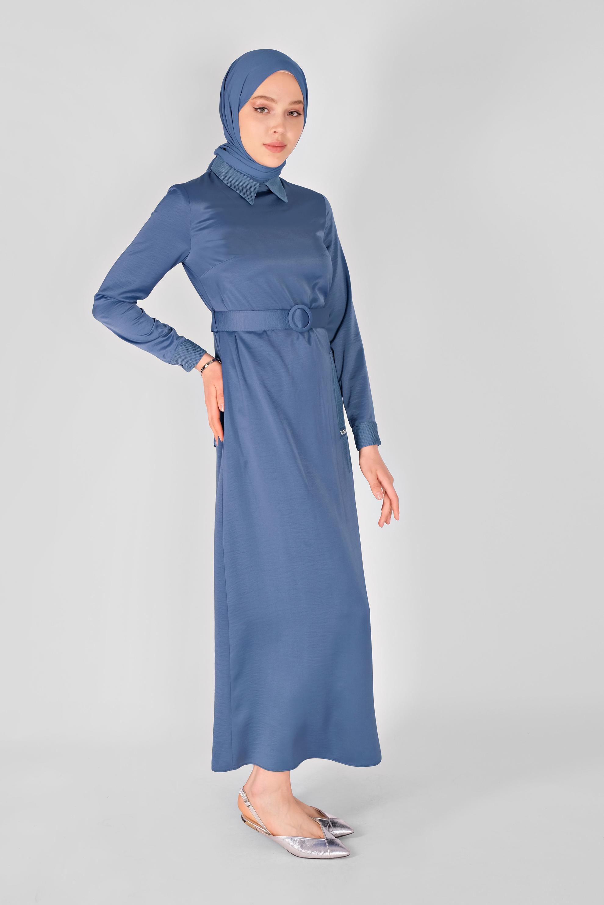 Tesettür giyim MAVİ TAŞ DETAYLI FİLELİ KEMERLİ ELBİSE 41430 