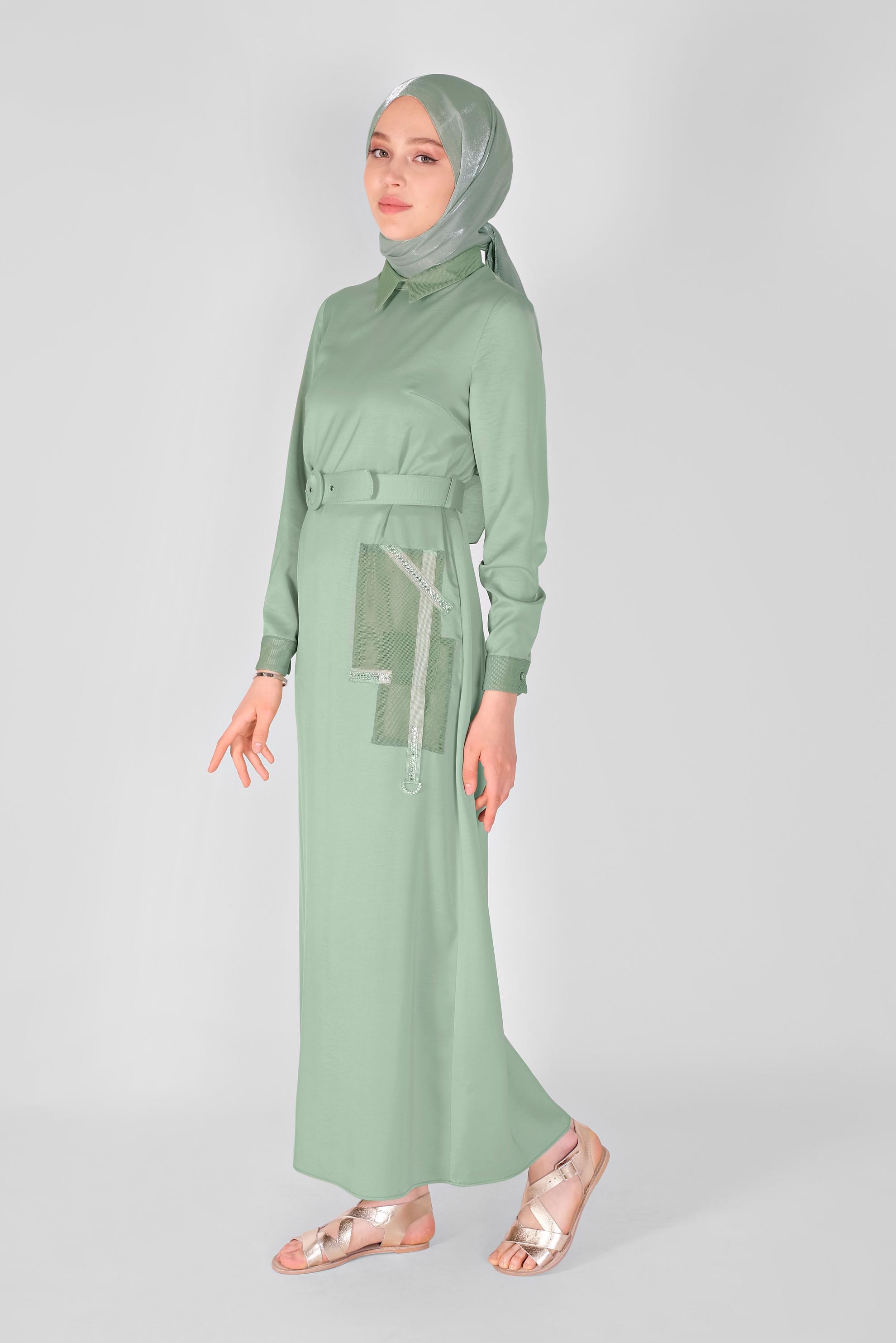 Tesettür giyim YEŞİL TAŞ DETAYLI FİLELİ KEMERLİ ELBİSE 41430 