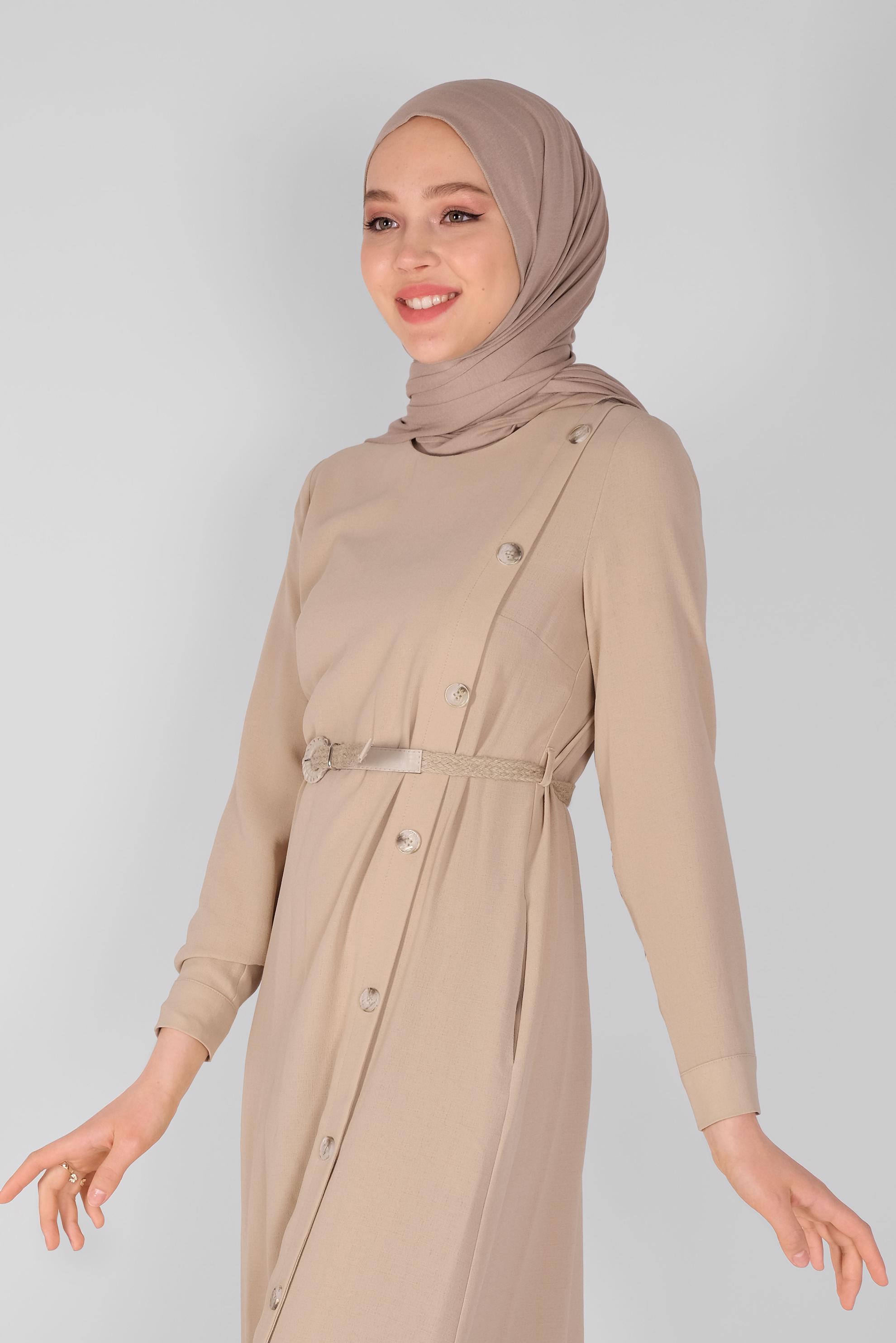 Tesettür giyim BEJ YANDAN DÜĞMELİ ELBİSE 41453 