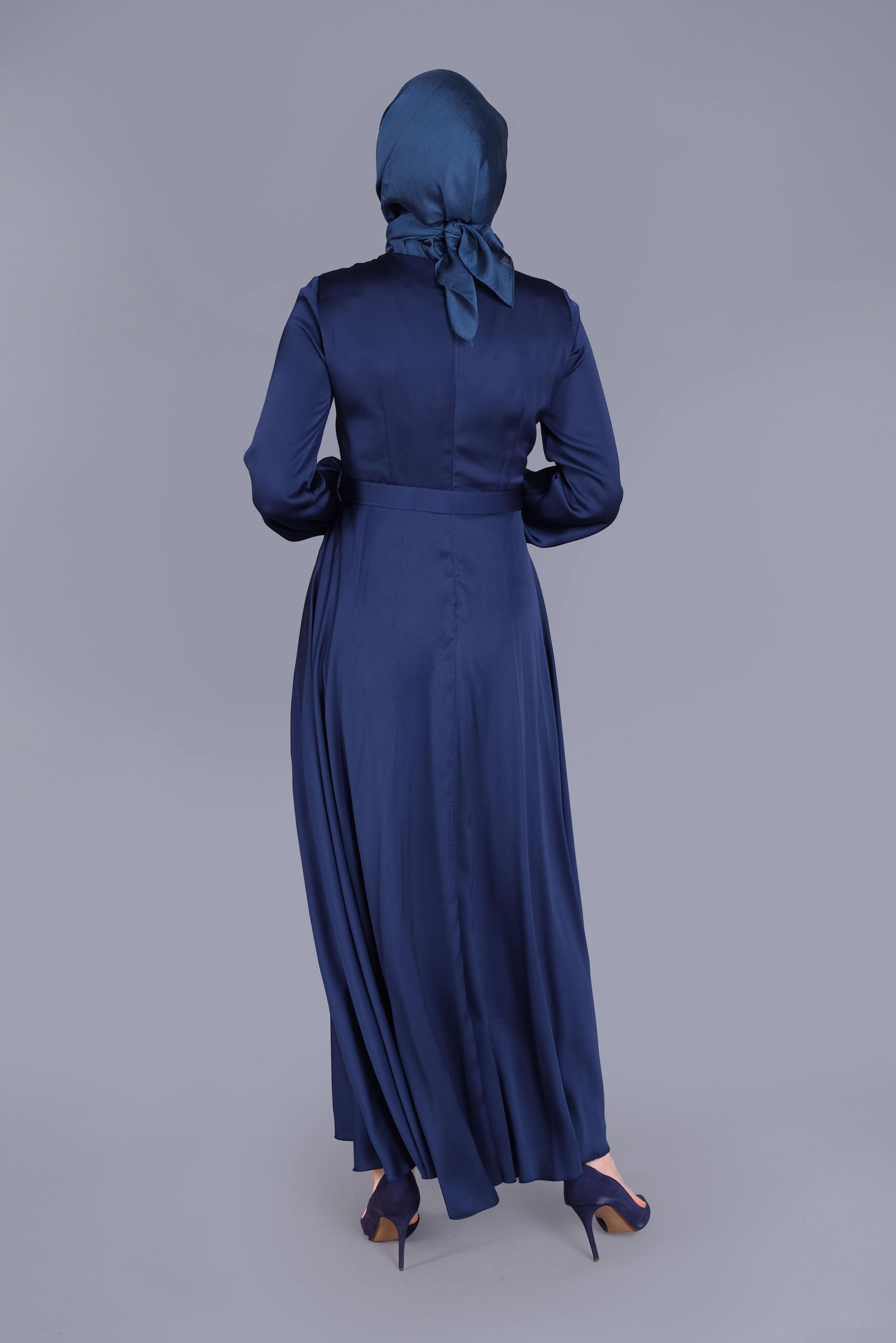 Tesettür giyim LACİVERT FİYONK DETAYLI SATEN ELBİSE 41454