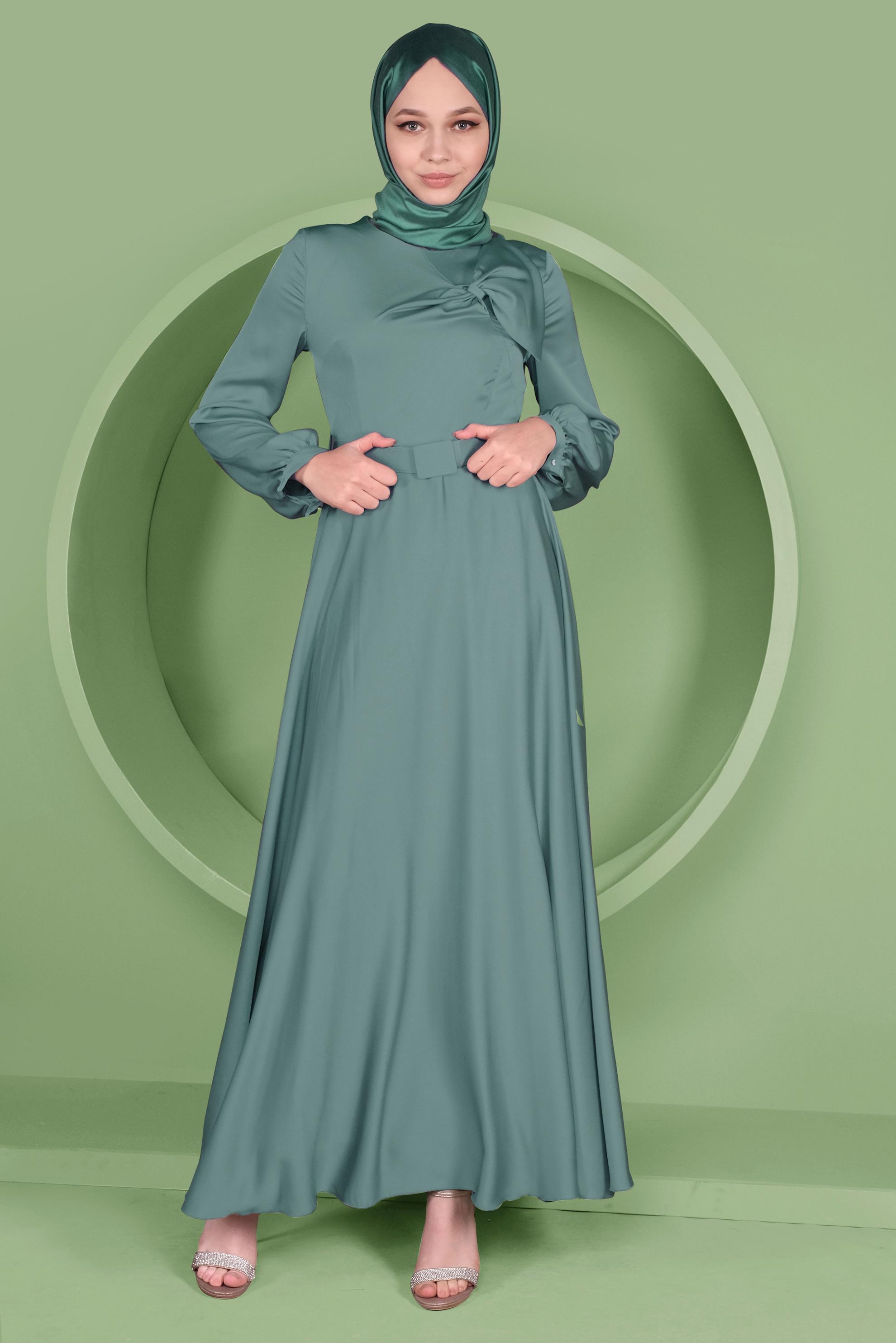 Tesettür giyim YEŞİL FİYONK DETAYLI SATEN ELBİSE 41454