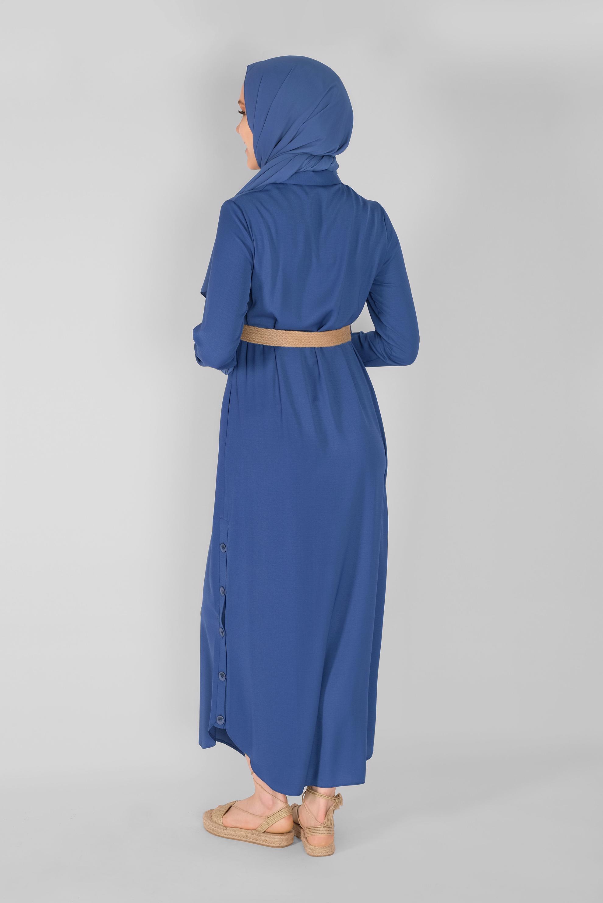 Tesettür giyim LACİVERT DÜĞME DETAYLI HASIR KEMERLİ ELBİSE 41474 