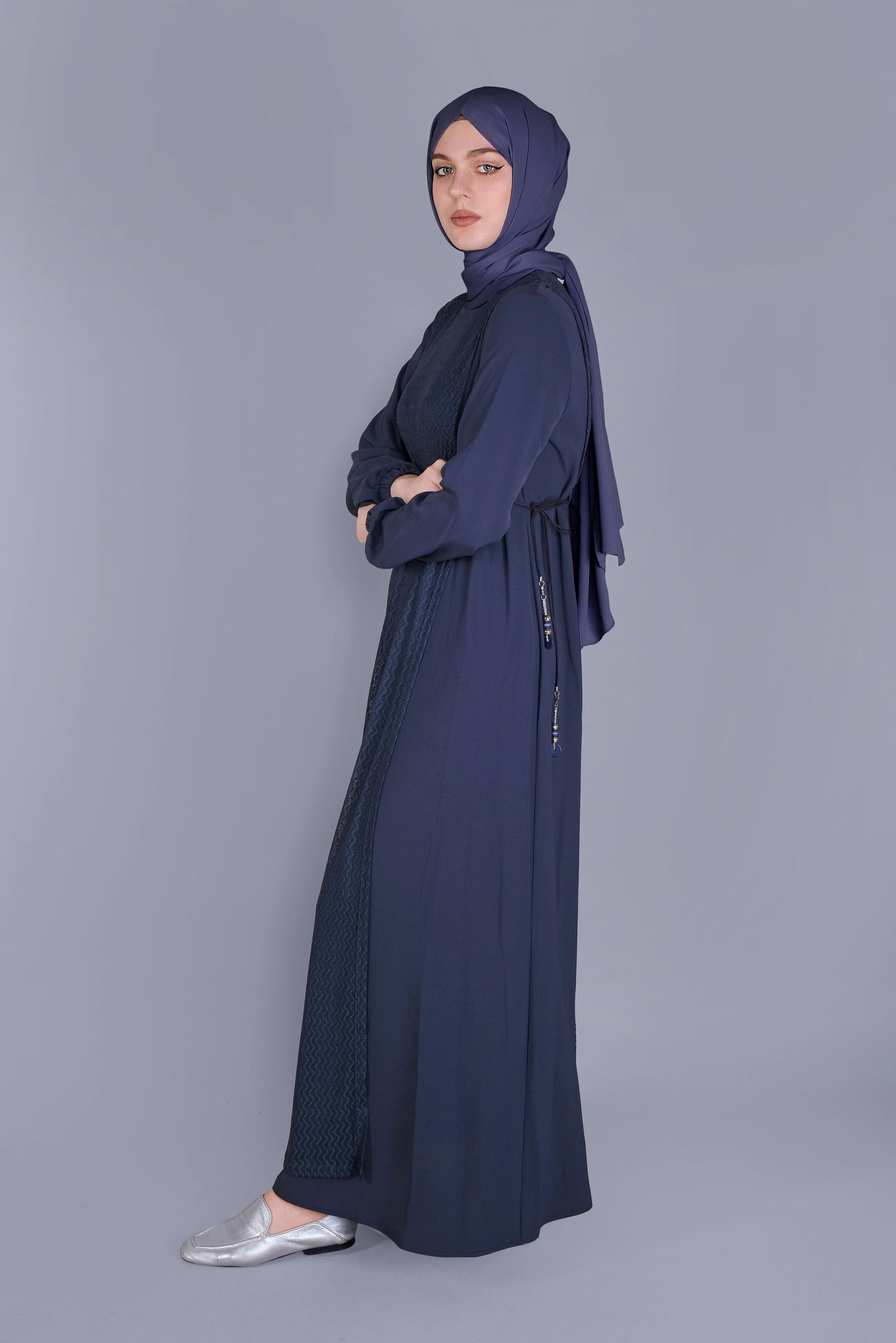 Tesettür giyim LACİVERT DESENLİ TÜL DETAYLI BAĞCIKLI ELBİSE 41500