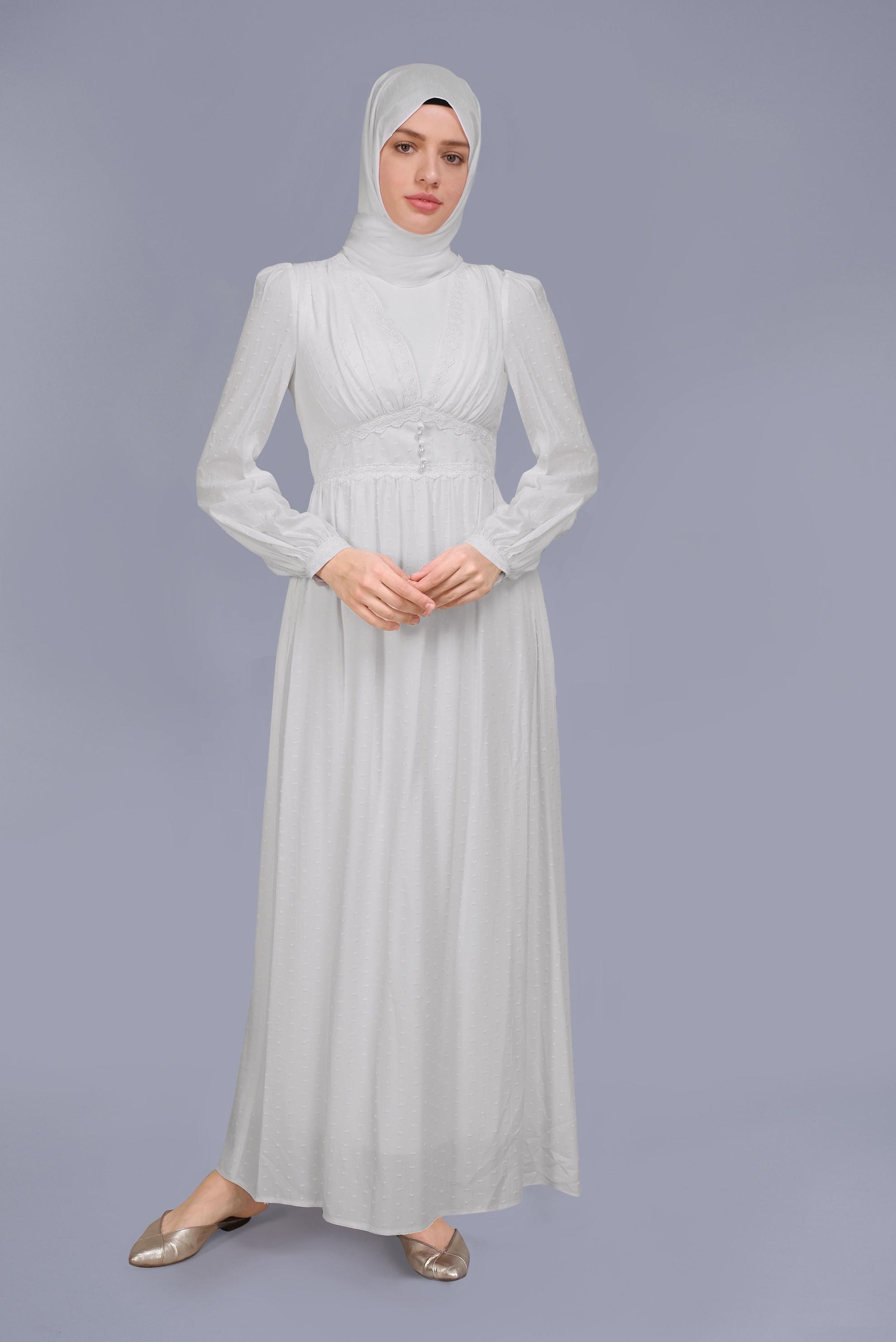 Tesettür giyim BEYAZ DANTEL DETAYLI VİSKON ELBİSE 41509