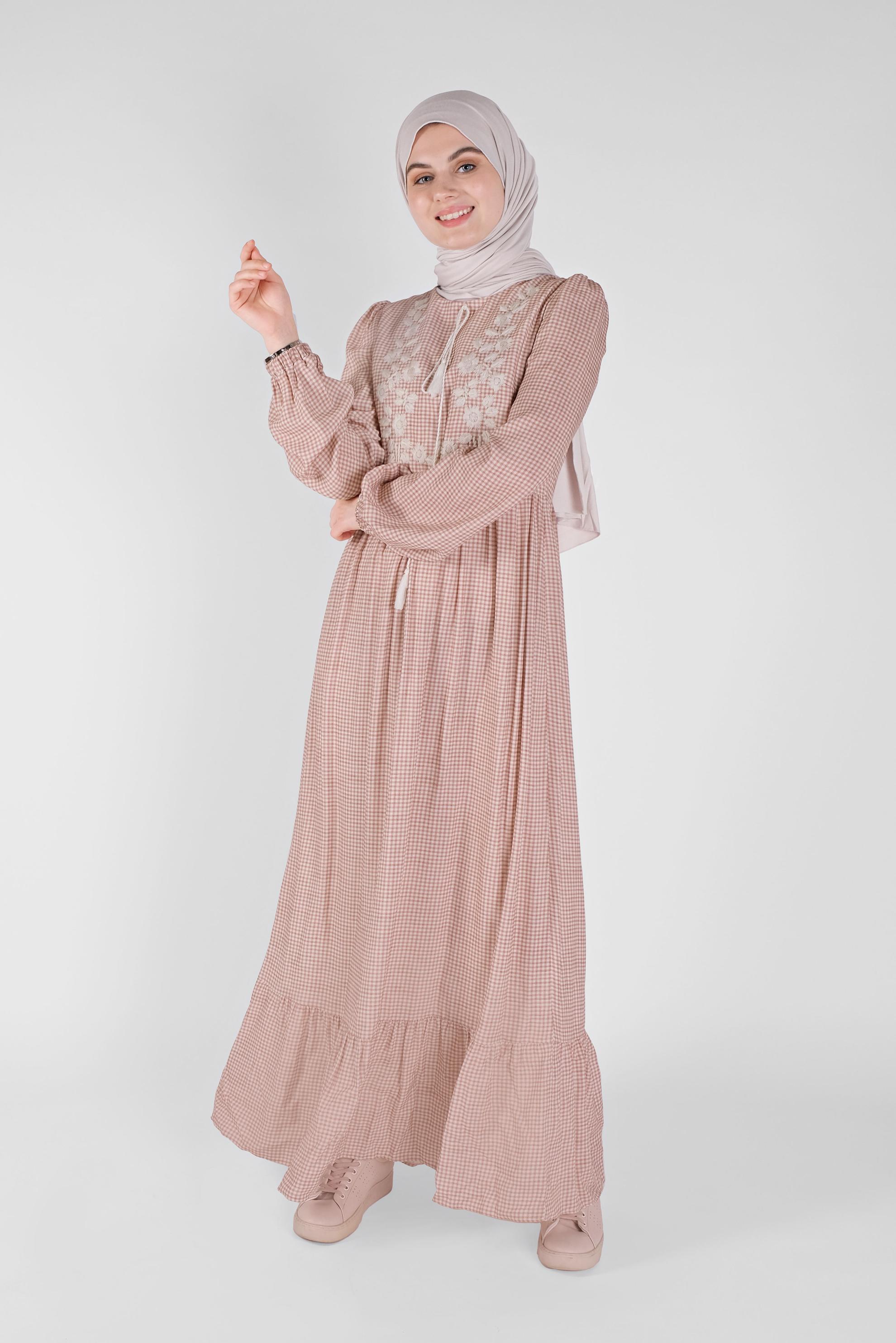 Tesettür giyim PUDRA NAKIŞLI PÖTİKARELİ VİSKON ELBİSE 41535 