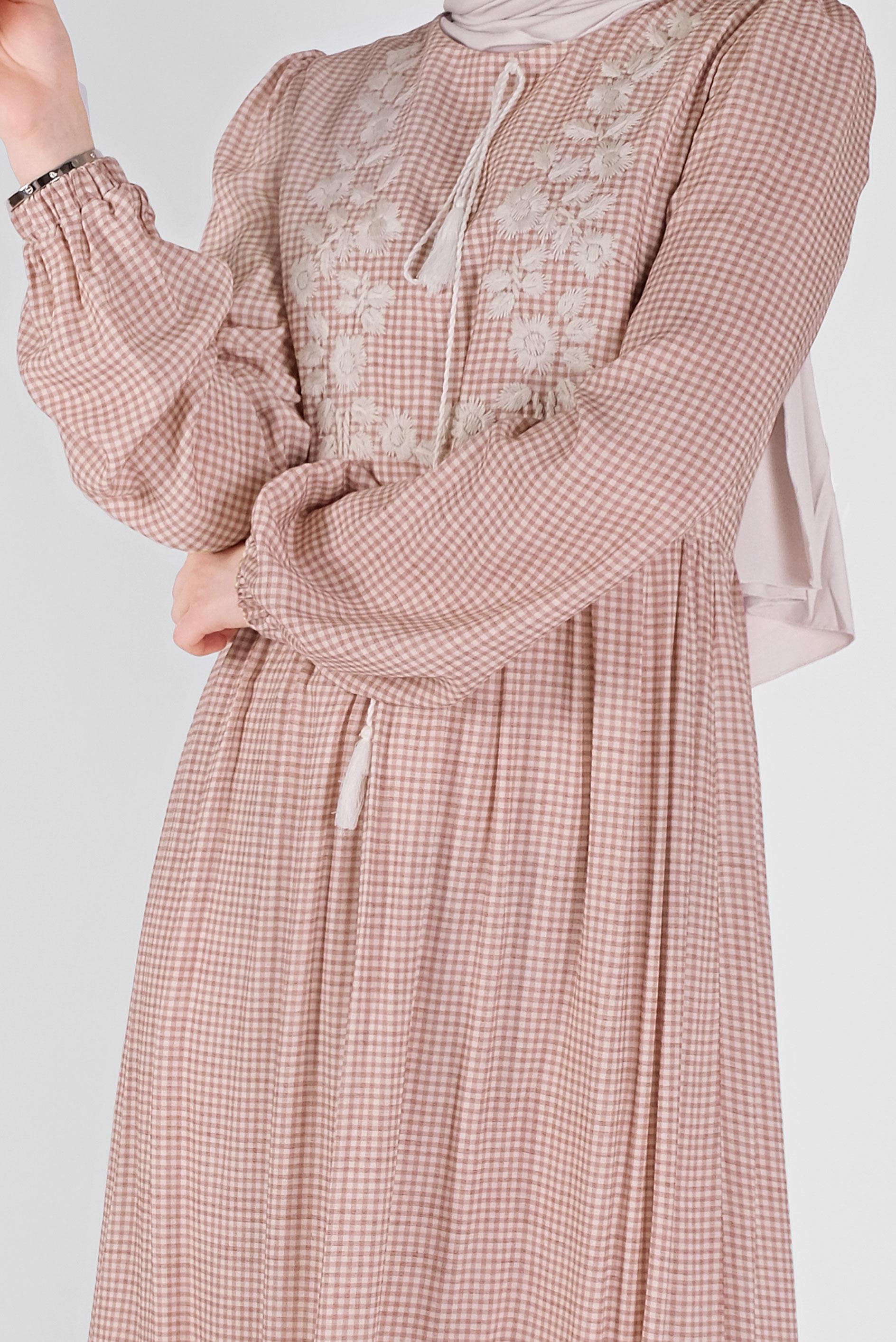 Tesettür giyim PUDRA NAKIŞLI PÖTİKARELİ VİSKON ELBİSE 41535 