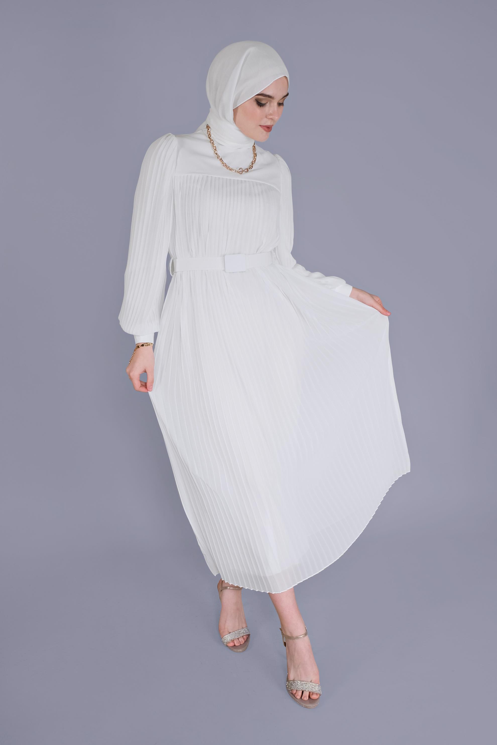 Tesettür giyim BEYAZ PİLİSELİ ŞİFON ELBİSE 41537 