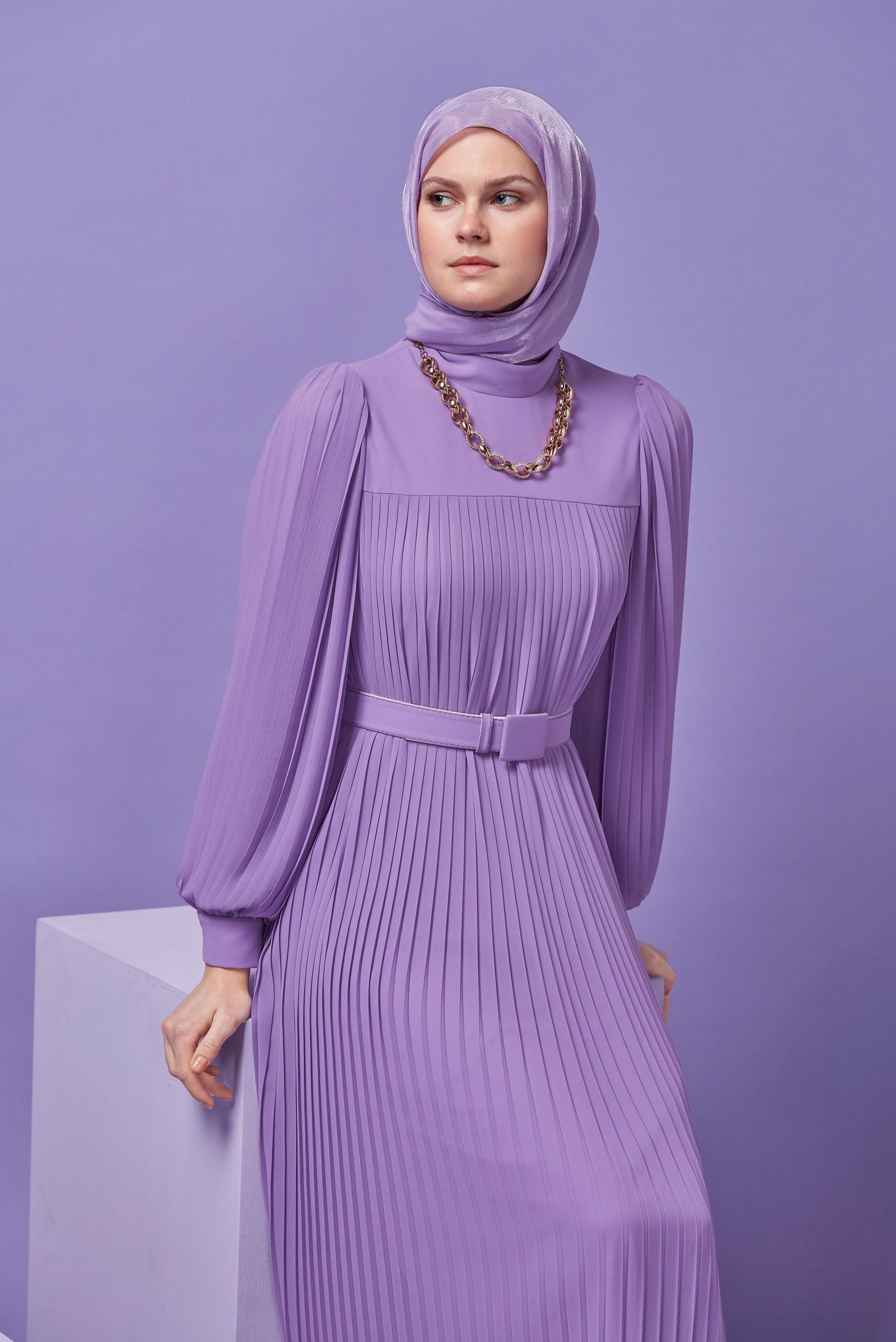 Tesettür giyim MOR PİLİSELİ ŞİFON ELBİSE 41537 