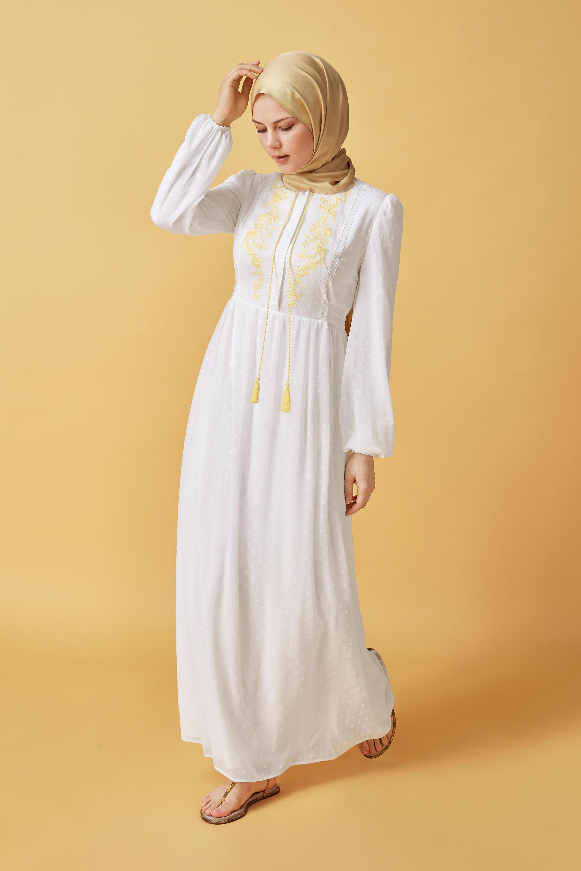 Tesettür giyim BEYAZ NAKIŞ DETAYLI ELBİSE 41552