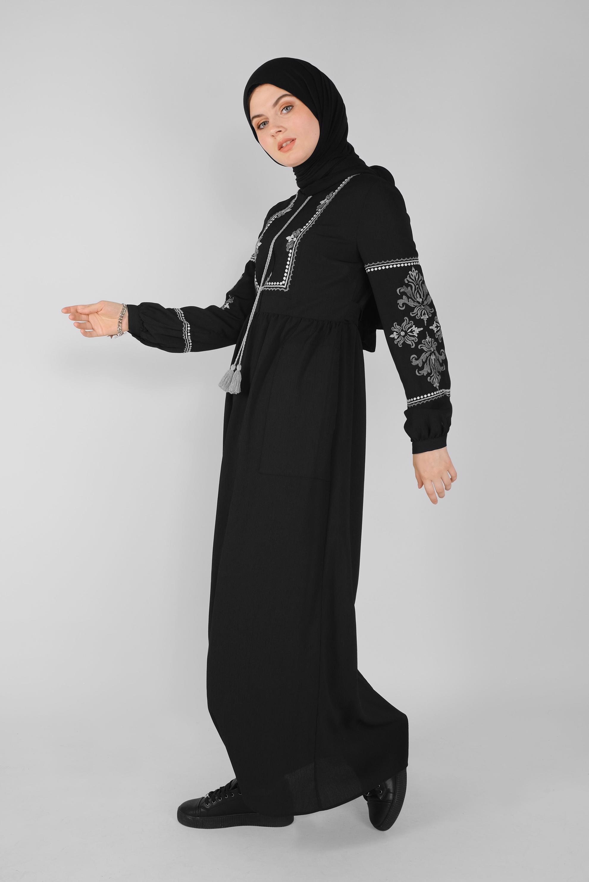 Tesettür giyim SİYAH NAKIŞ DETAYLI ELBİSE 41554