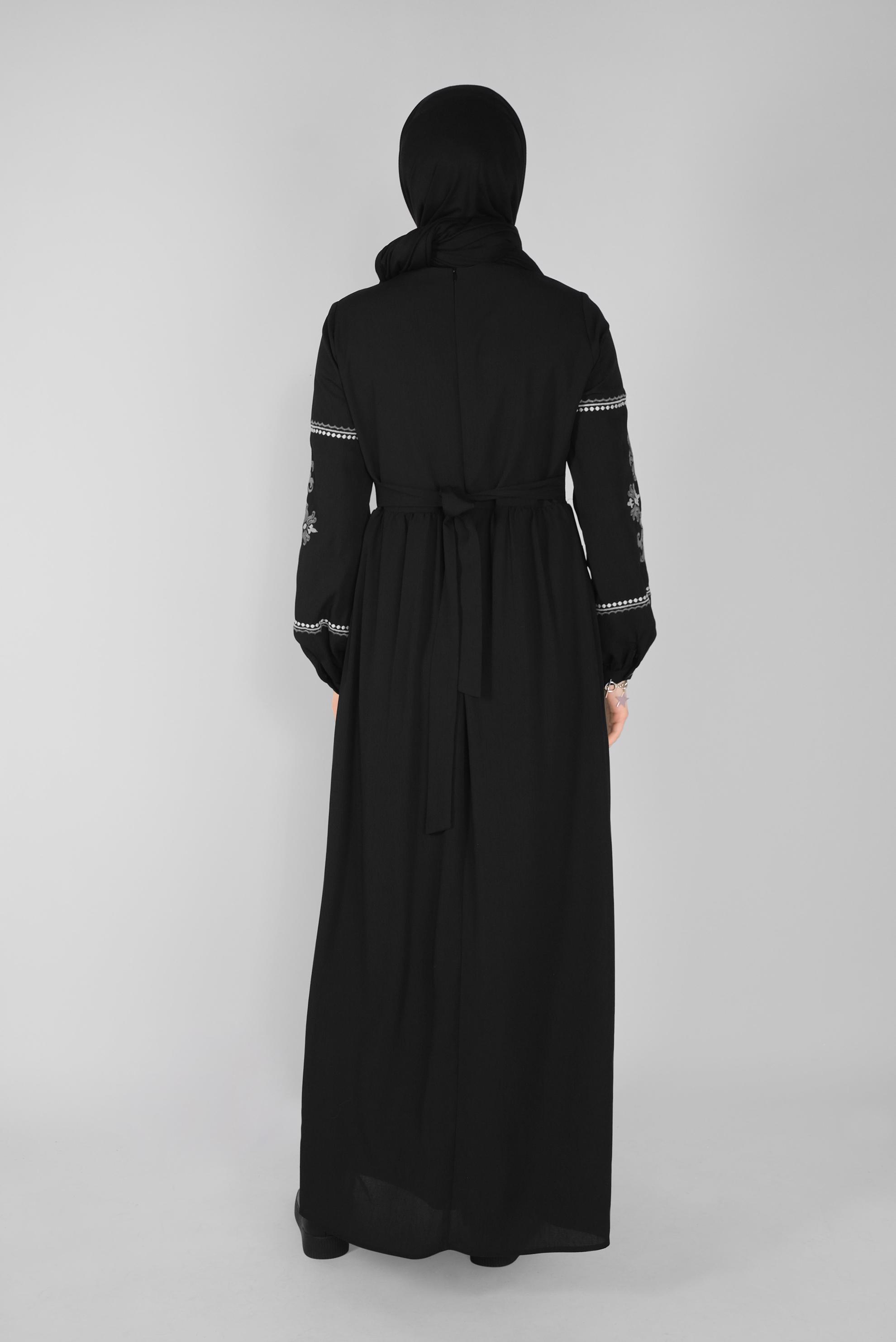 Tesettür giyim SİYAH NAKIŞ DETAYLI ELBİSE 41554
