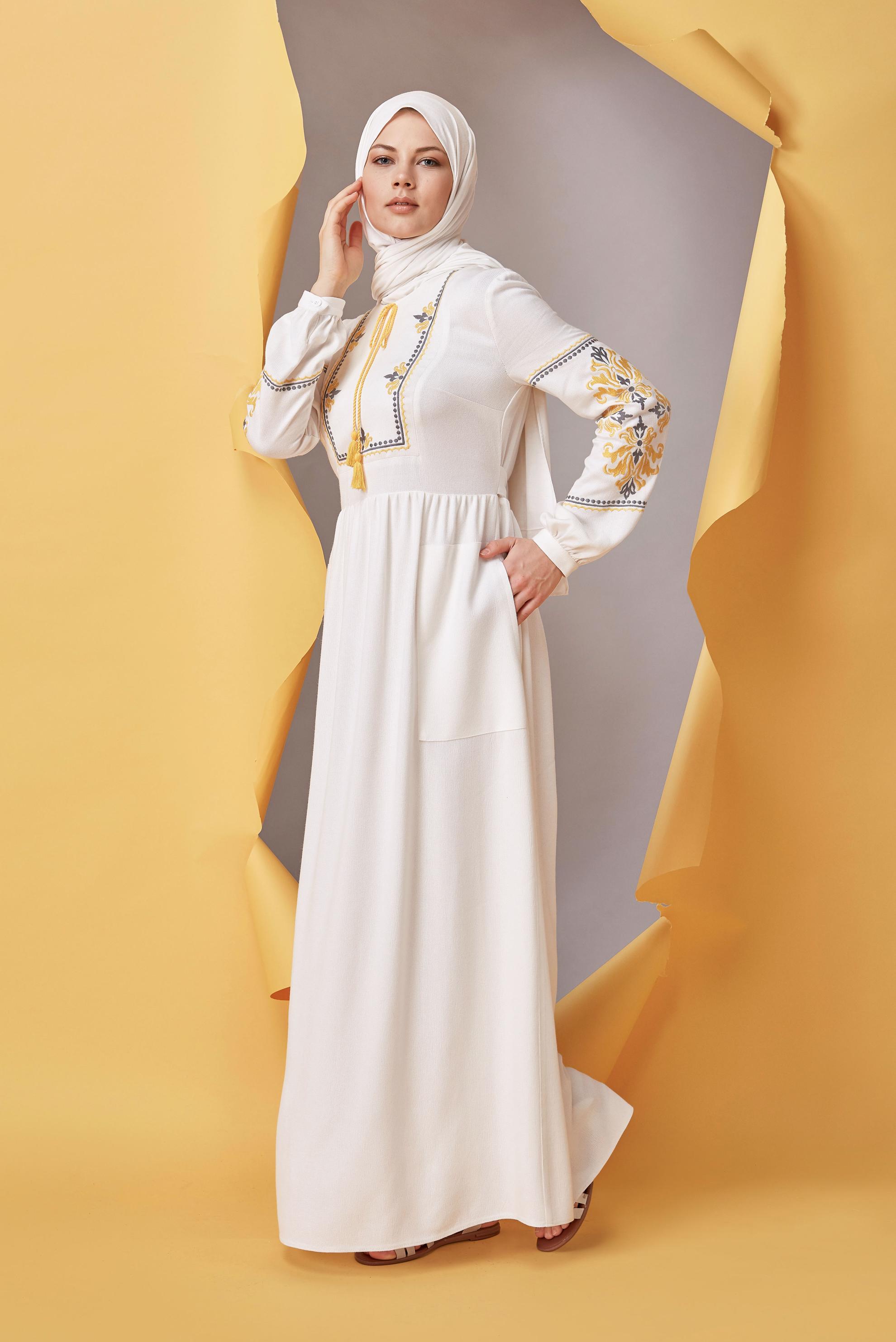 Tesettür giyim BEYAZ NAKIŞ DETAYLI ELBİSE 41554