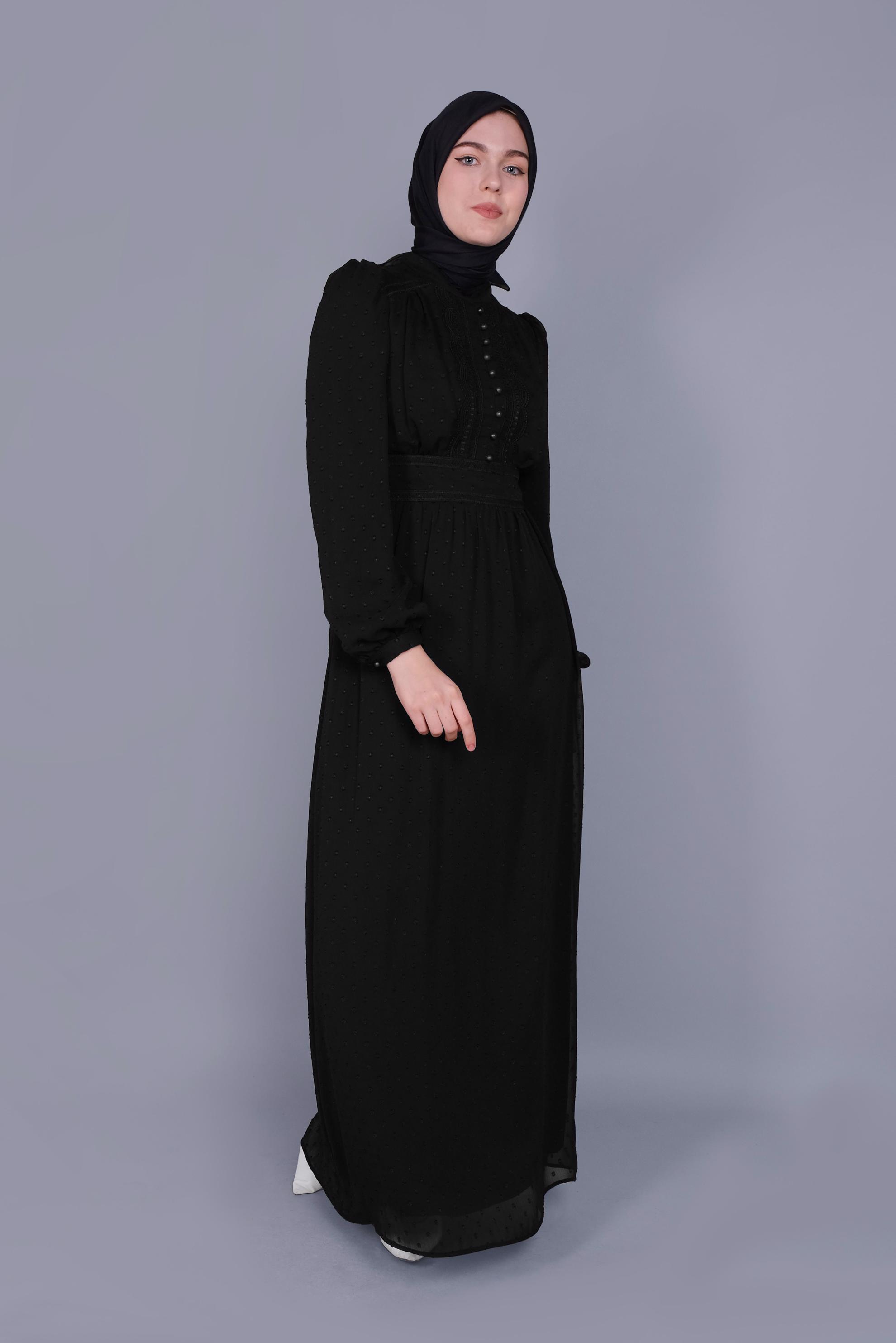 Tesettür giyim SİYAH DÜĞMELİ DANTEL DETAYLI ELBİSE 41621